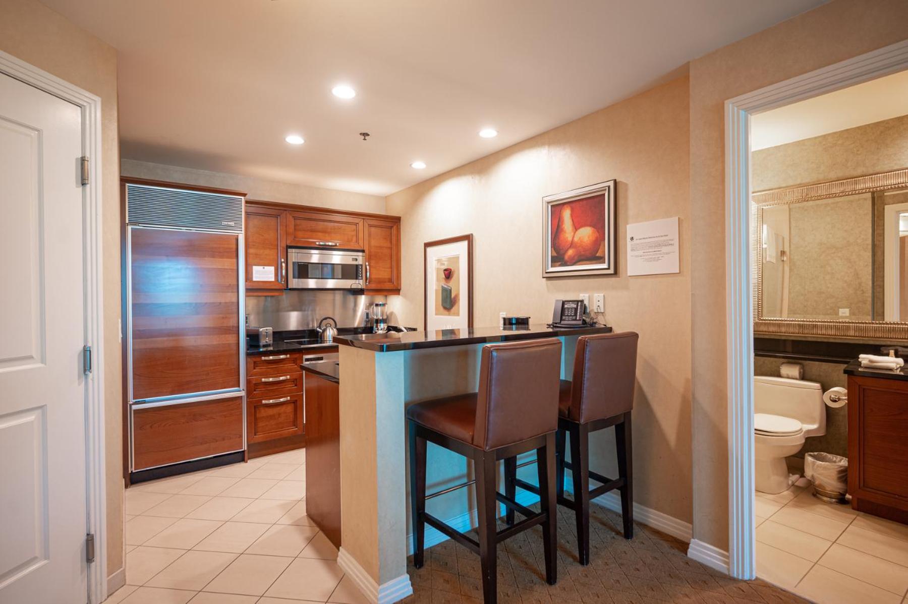 1BR Elite Penthouse Suite Mountain View with Balcony - Photo 54