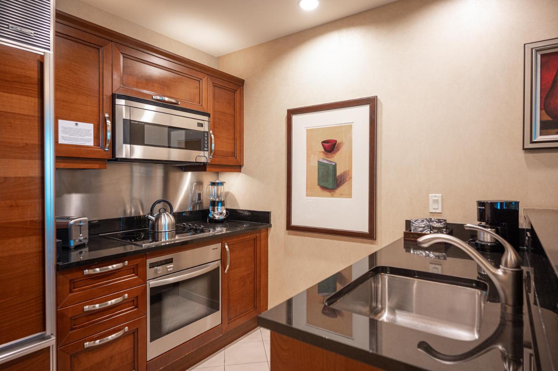 1BR Elite Penthouse Suite Mountain View with Balcony - Photo 64