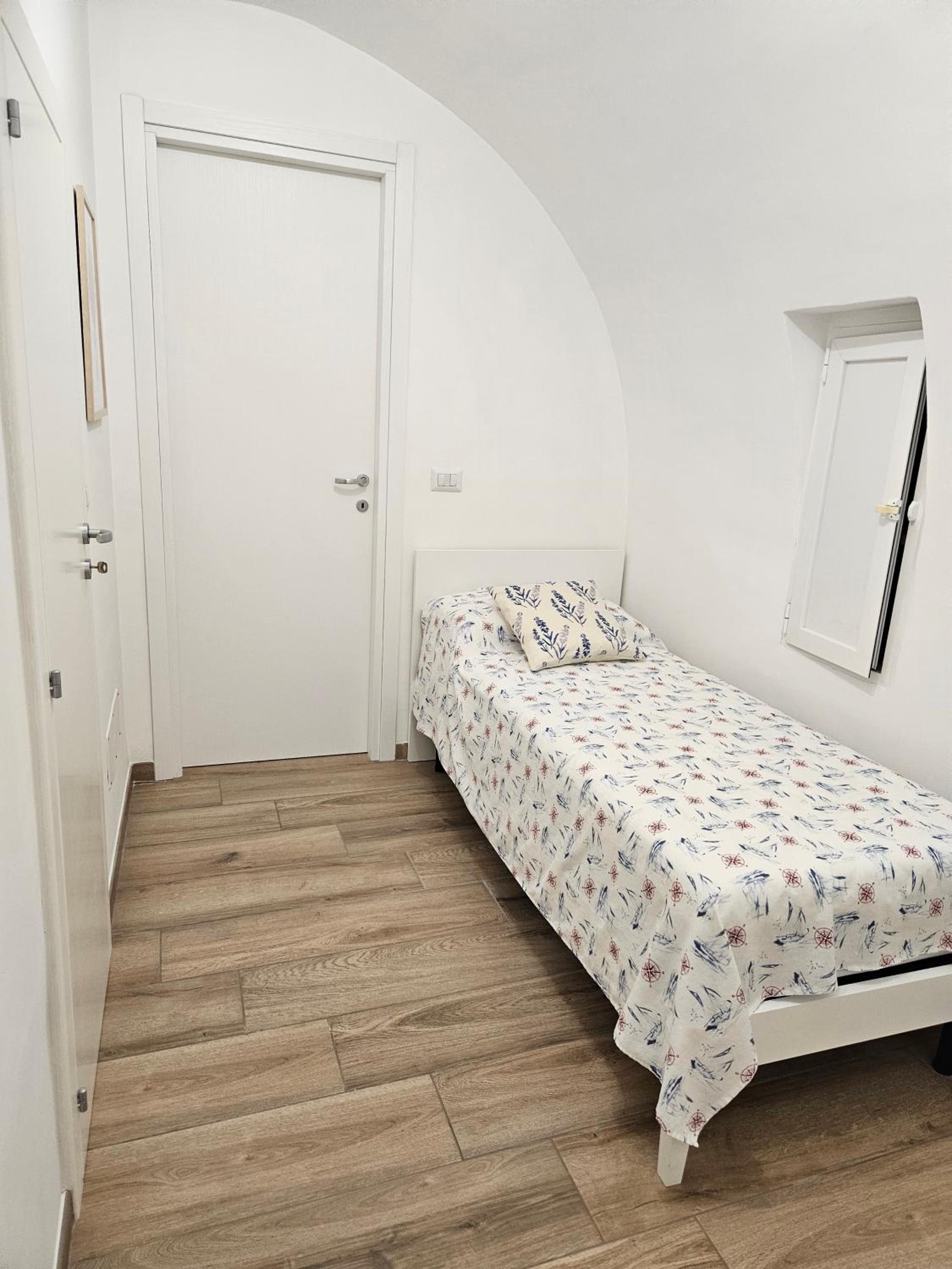 One-Bedroom House photo 1