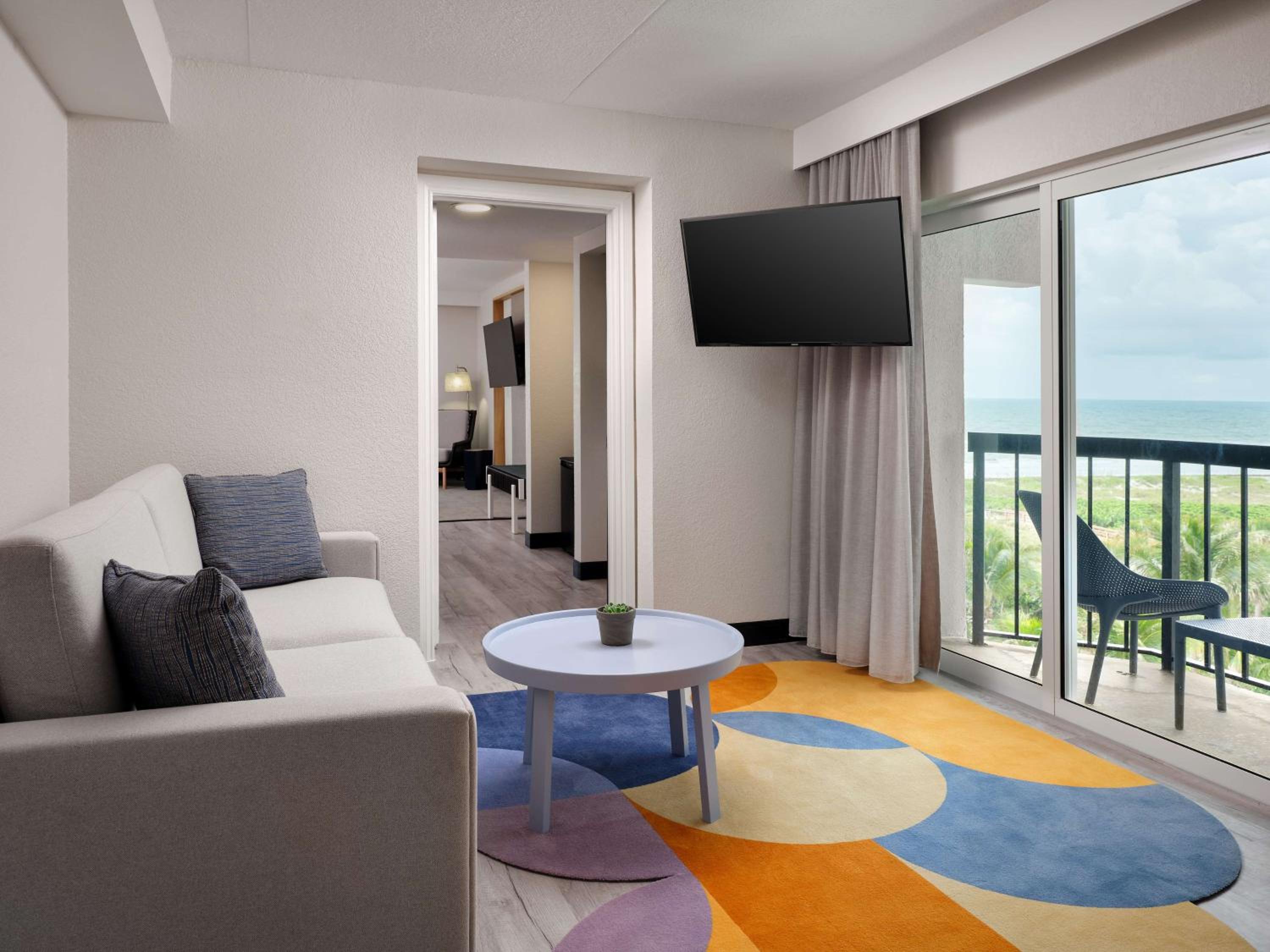 Two-Room King Suite with Balcony - Ocean Front photo 1