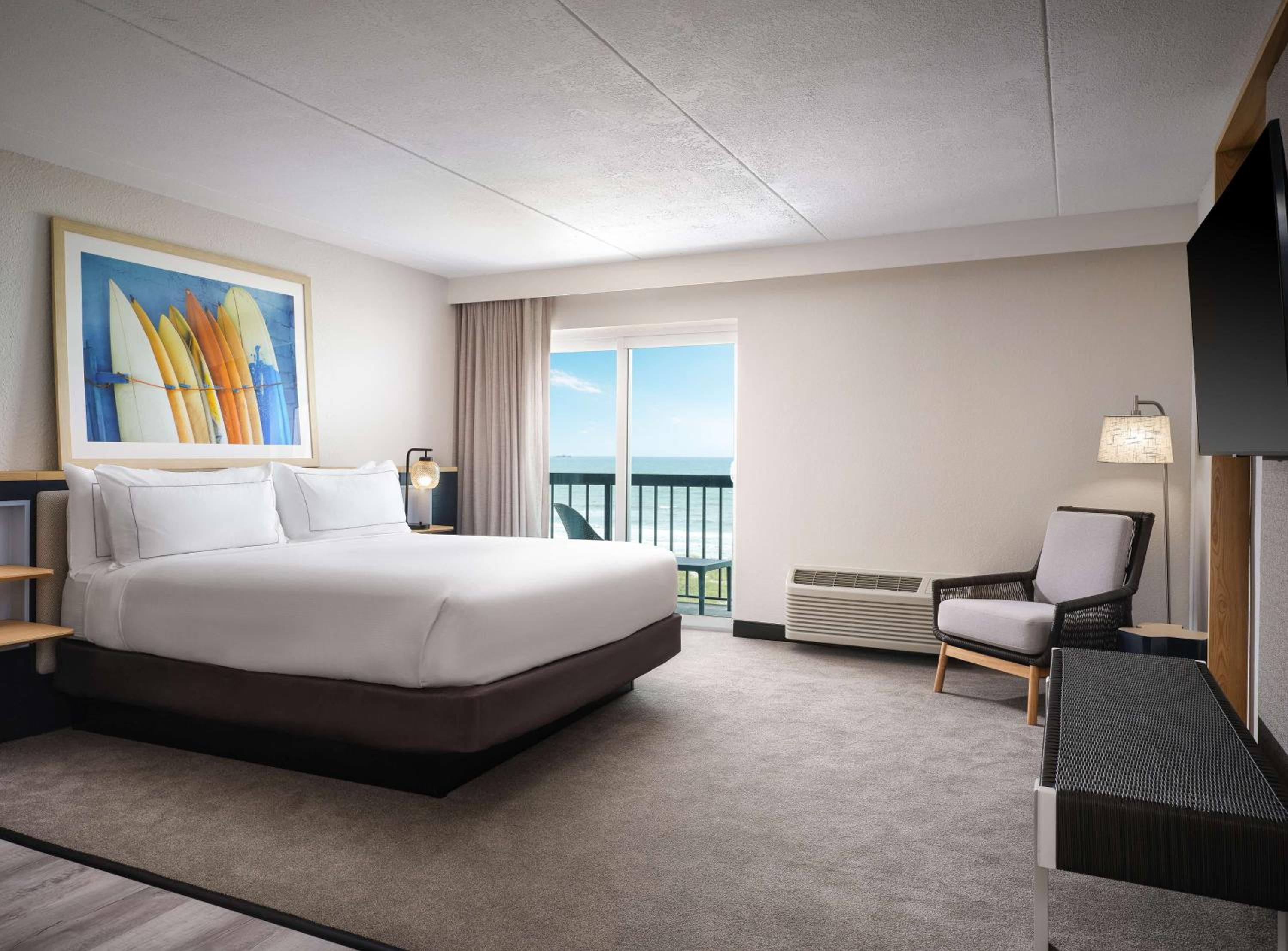 Two-Room King Suite with Balcony - Ocean Front photo 2