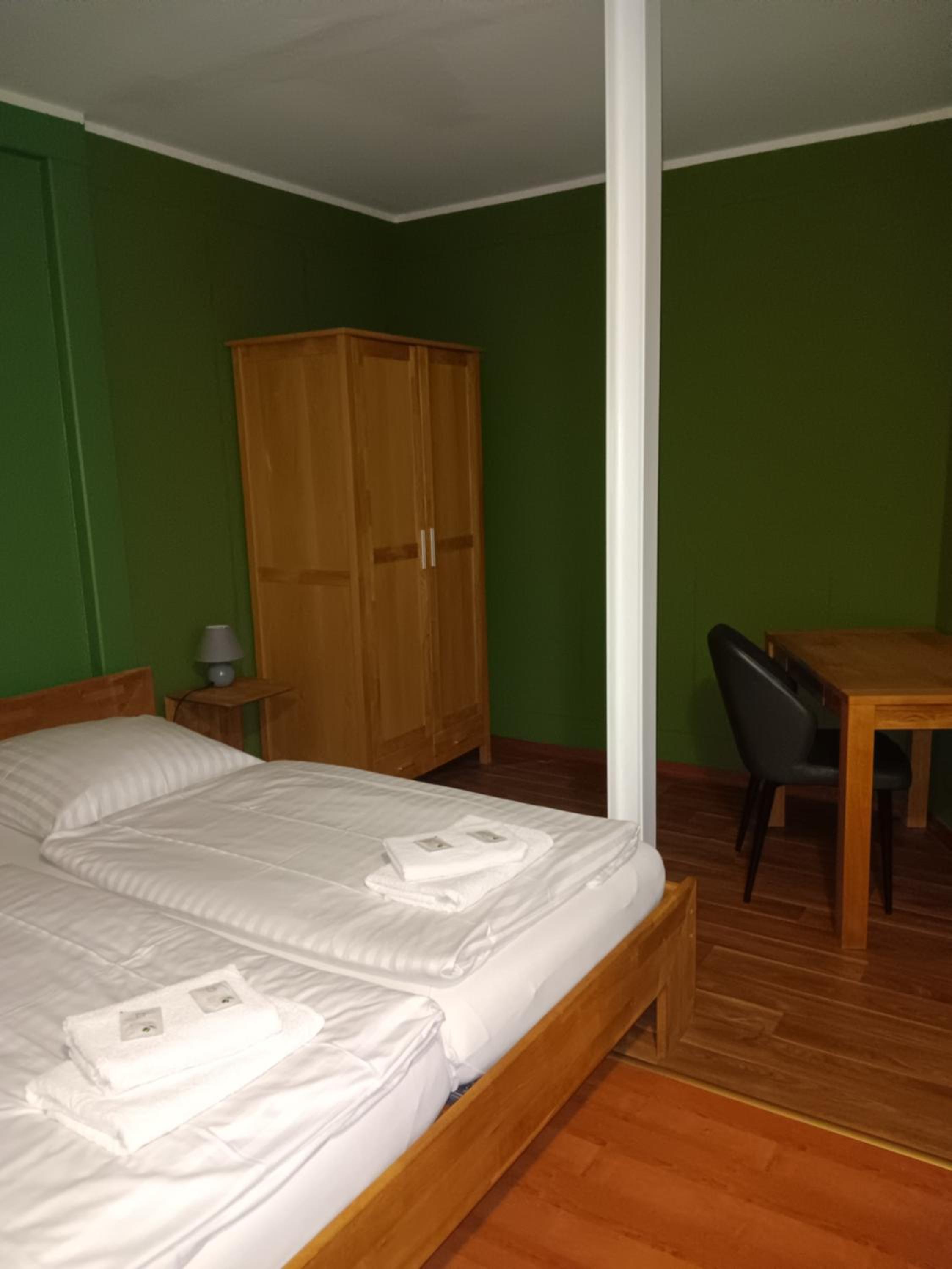 Double Room with Extra Bed - Photo 2