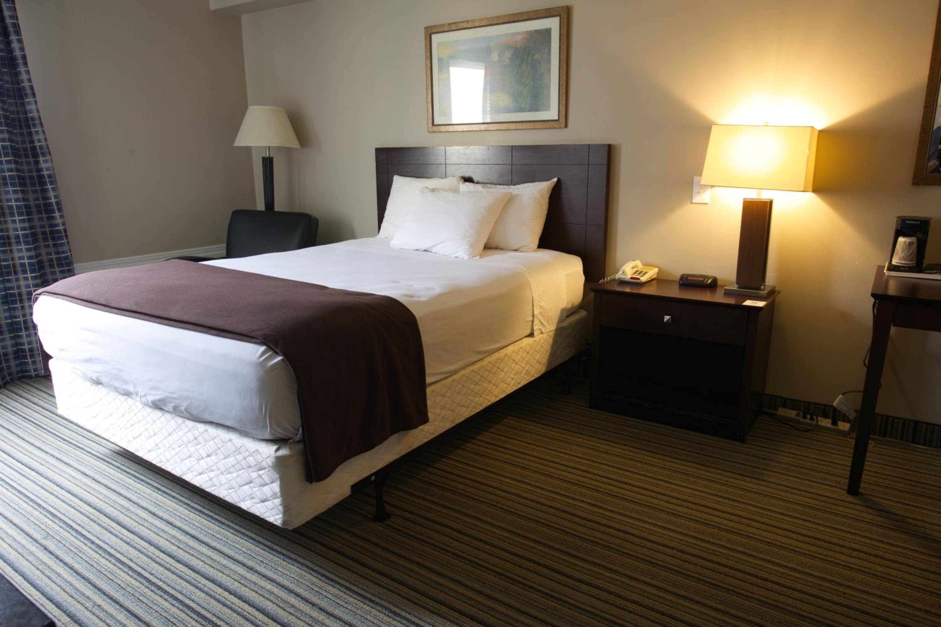 Queen Room - Mobility Accessible/Non-Smoking photo 1