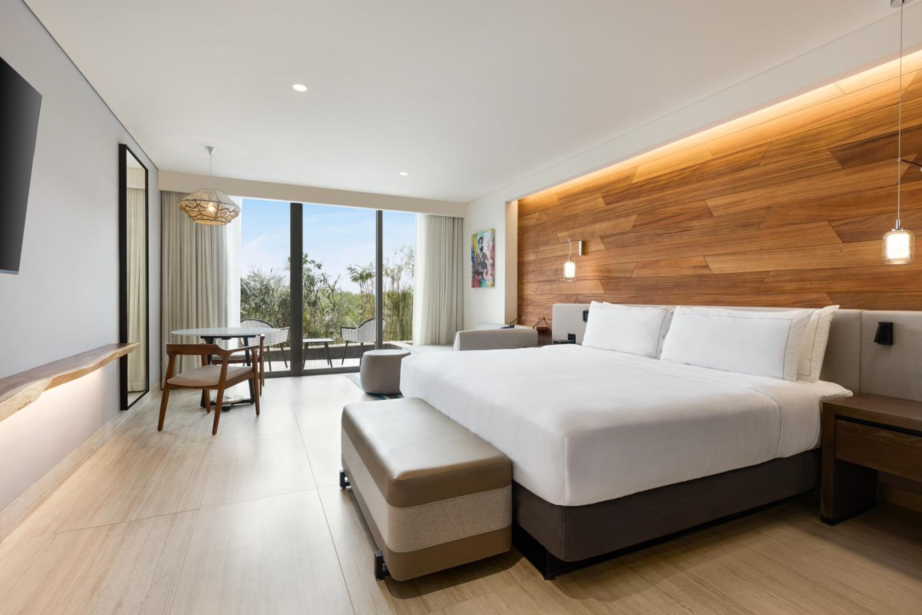 Chambre Lit King-Size avec Accès Direct à la Piscine - Côté Océan