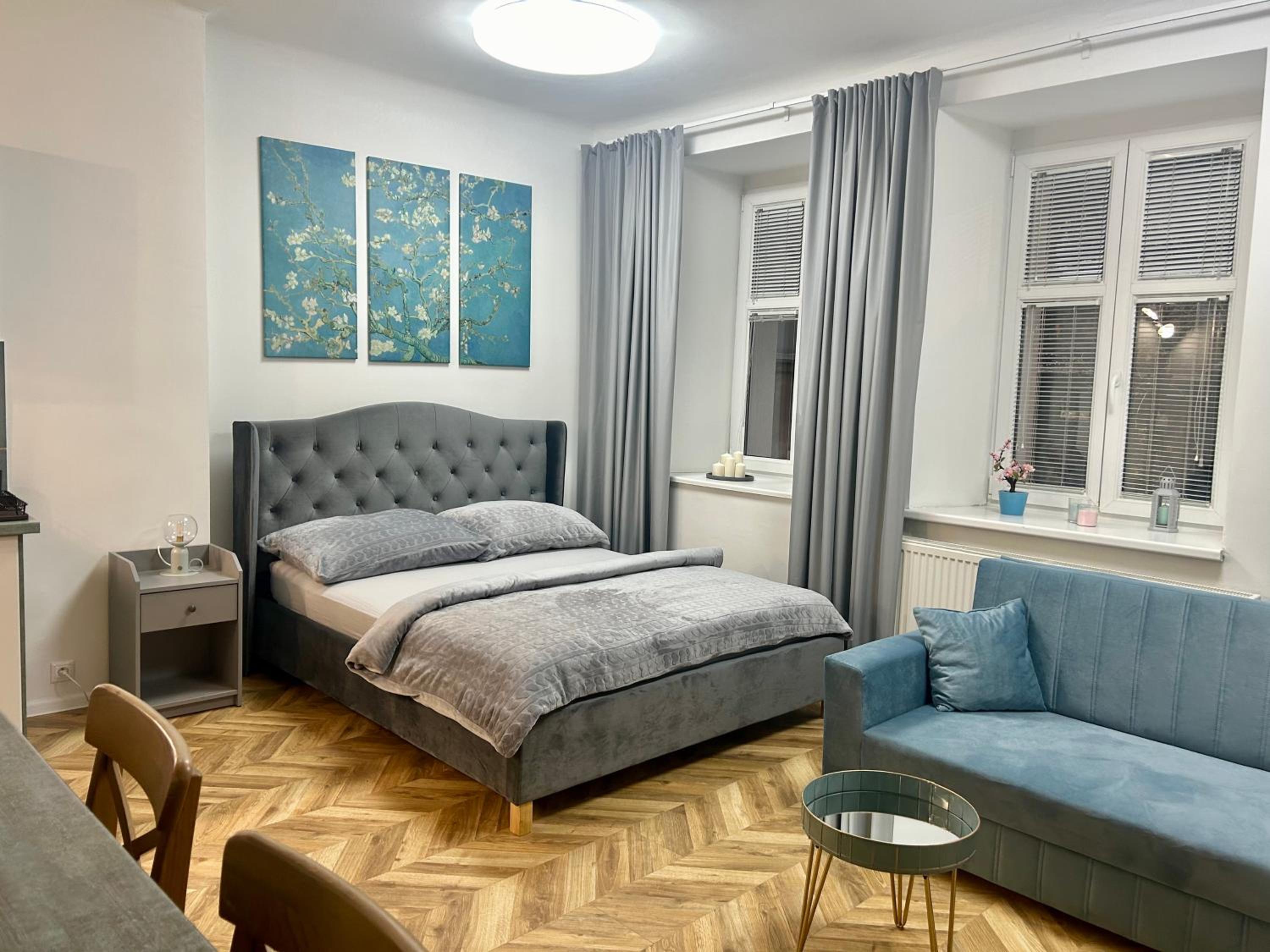 One-Bedroom Apartment photo 1