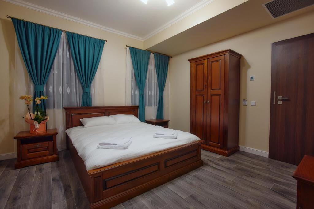 Queen Room photo 3