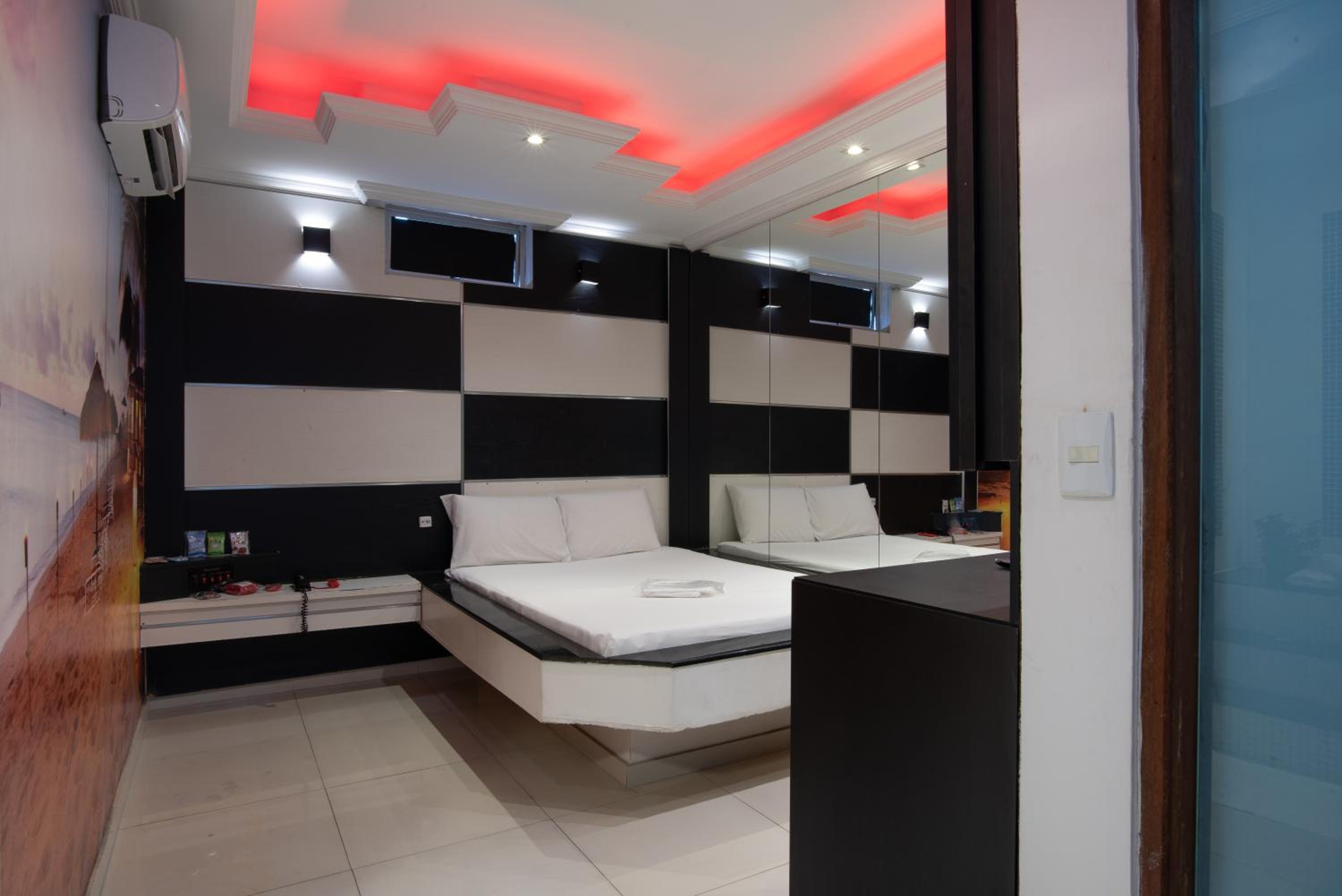 Luxury Double Room - Photo 19