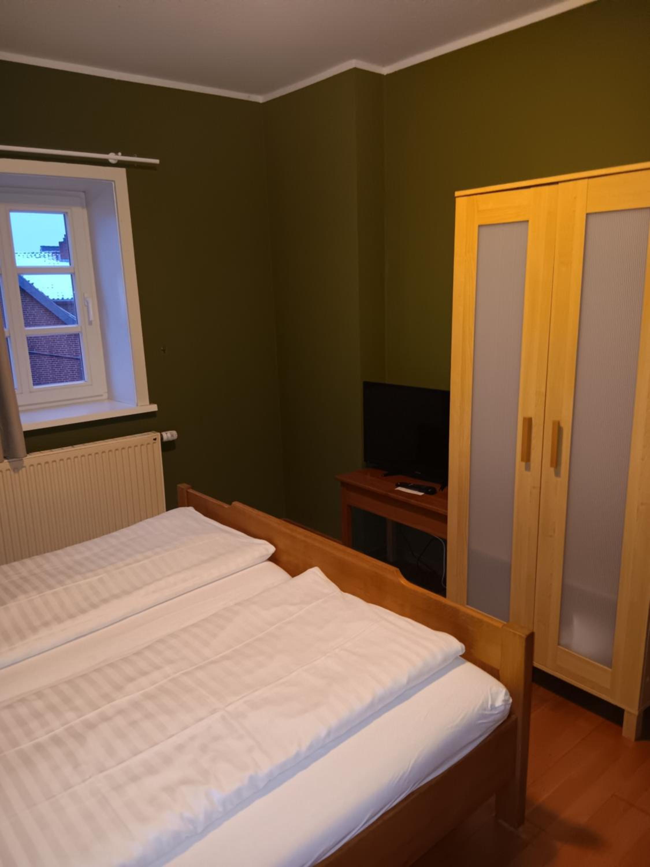 Double Room with Private Bathroom - Photo 4