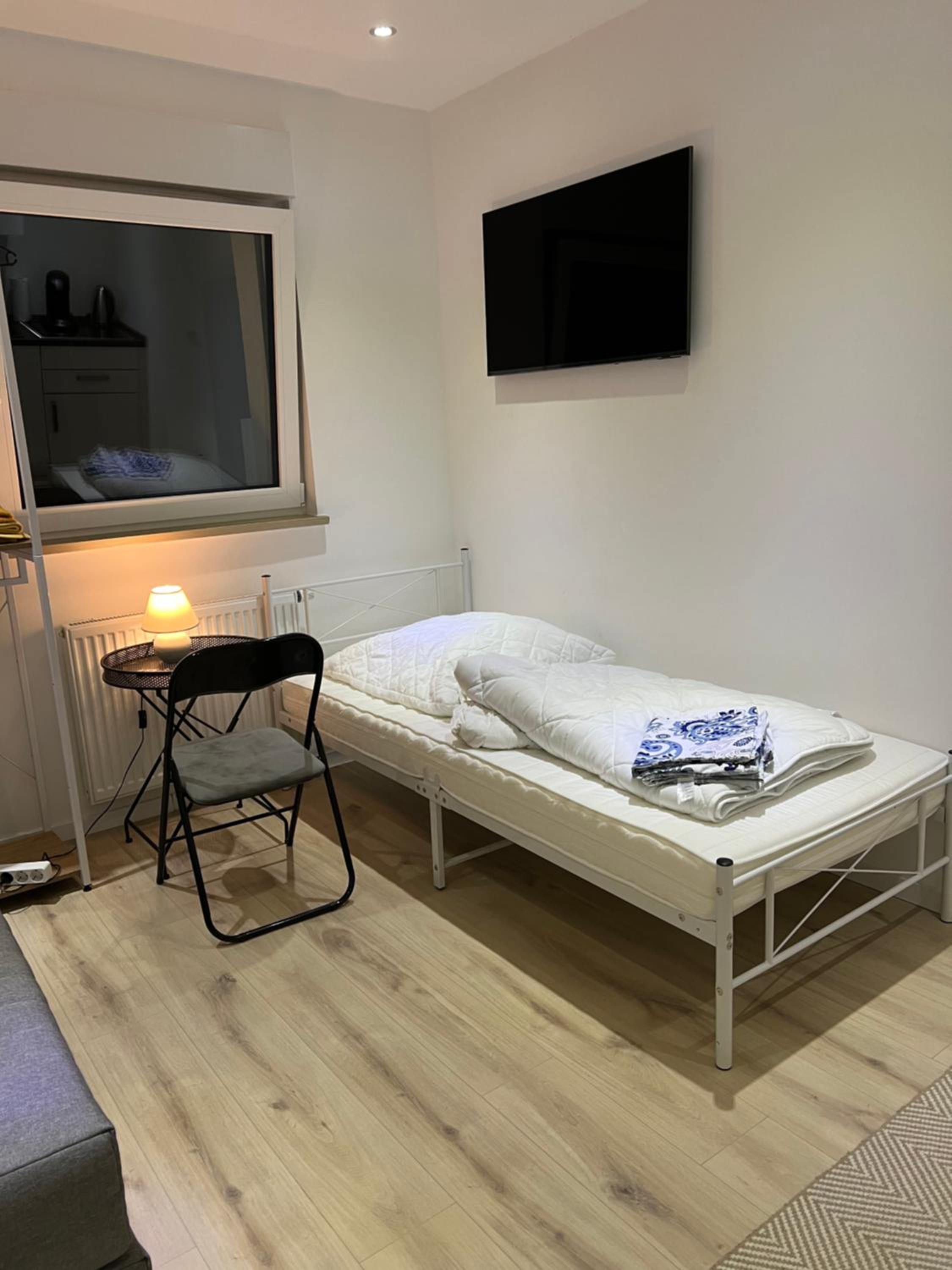 One-Bedroom Apartment photo 1