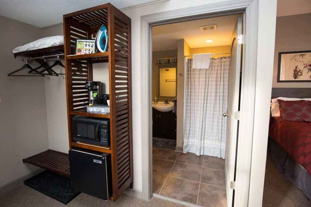 Deluxe King Room photo 1