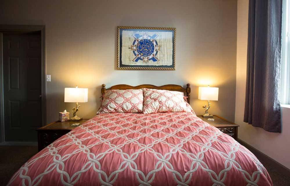 Deluxe King Room photo 2