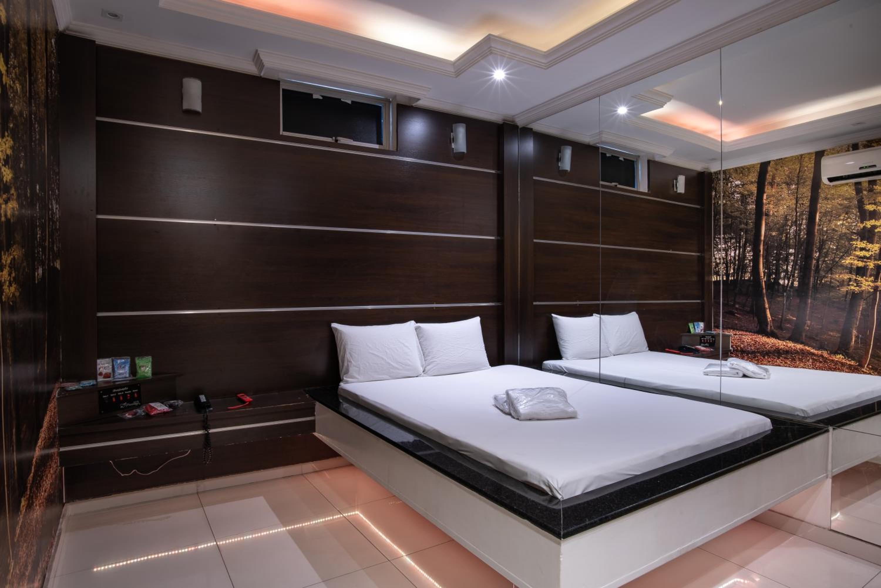 Classic Double Room - Photo 29