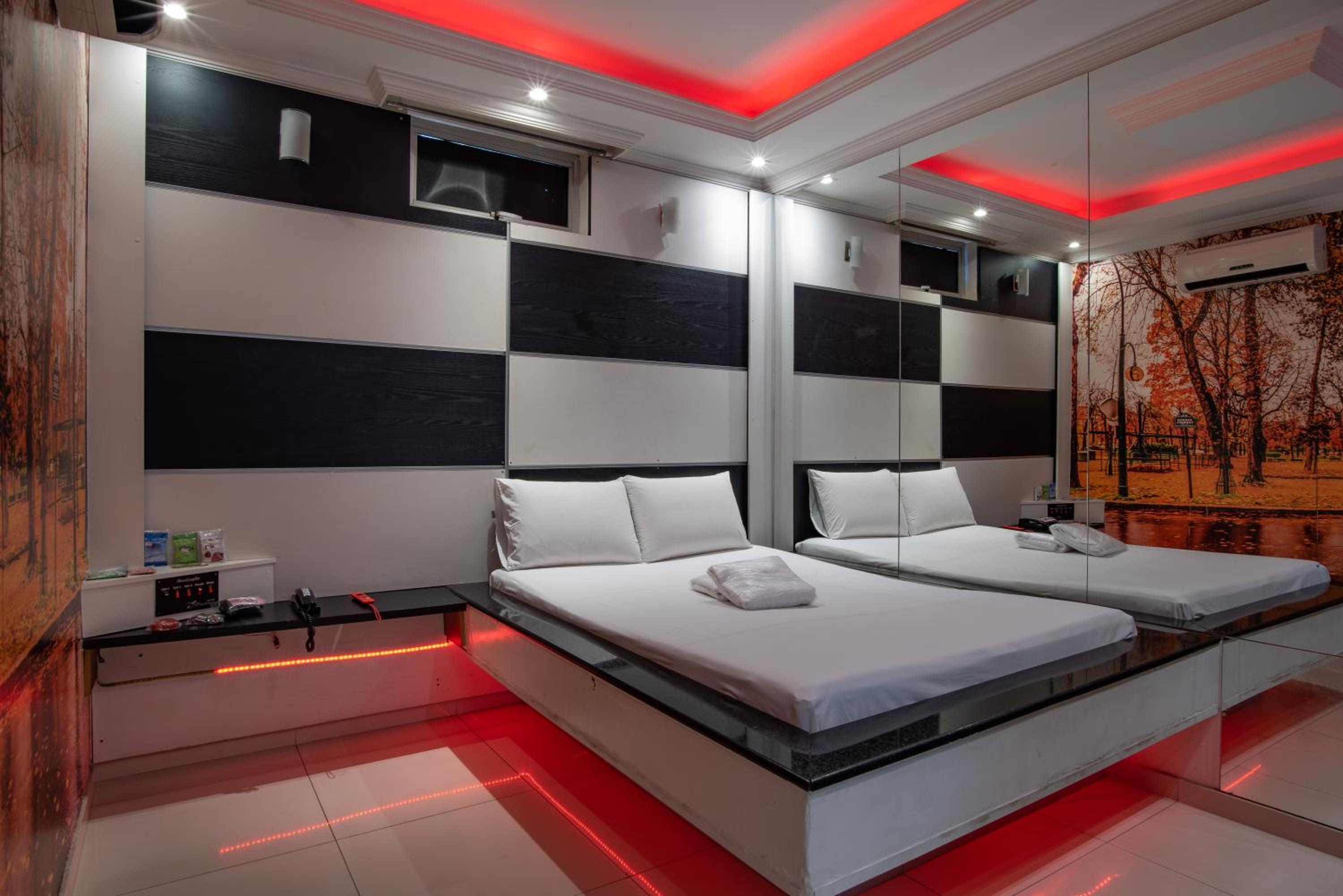 Classic Double Room - Photo 11