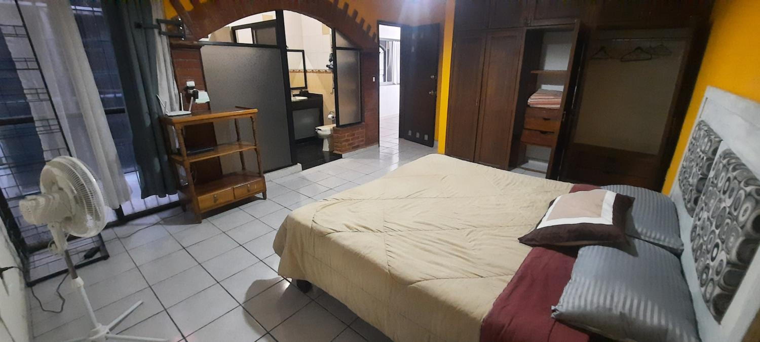 Three-Bedroom House photo 3