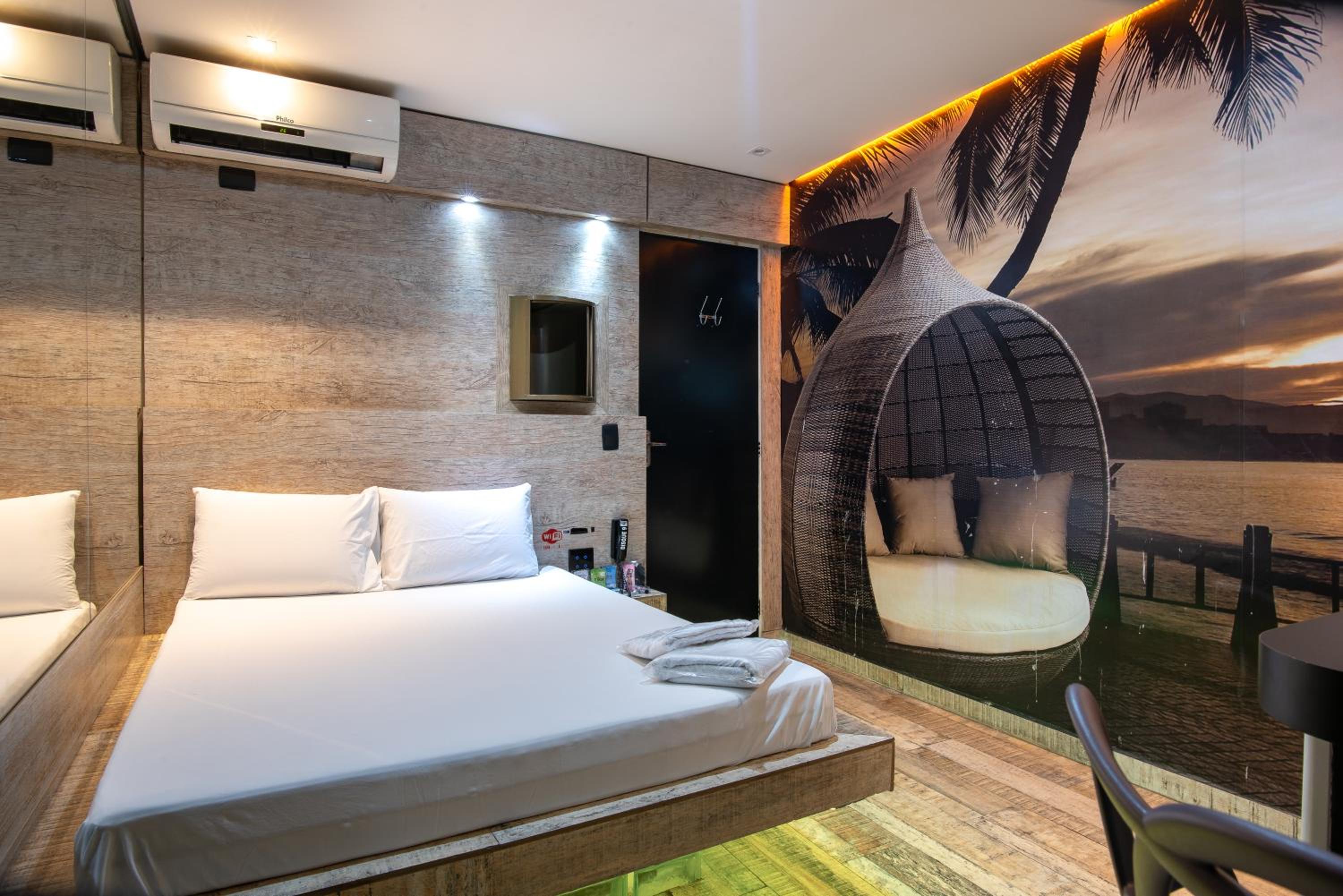 Standard Suite - Photo 17