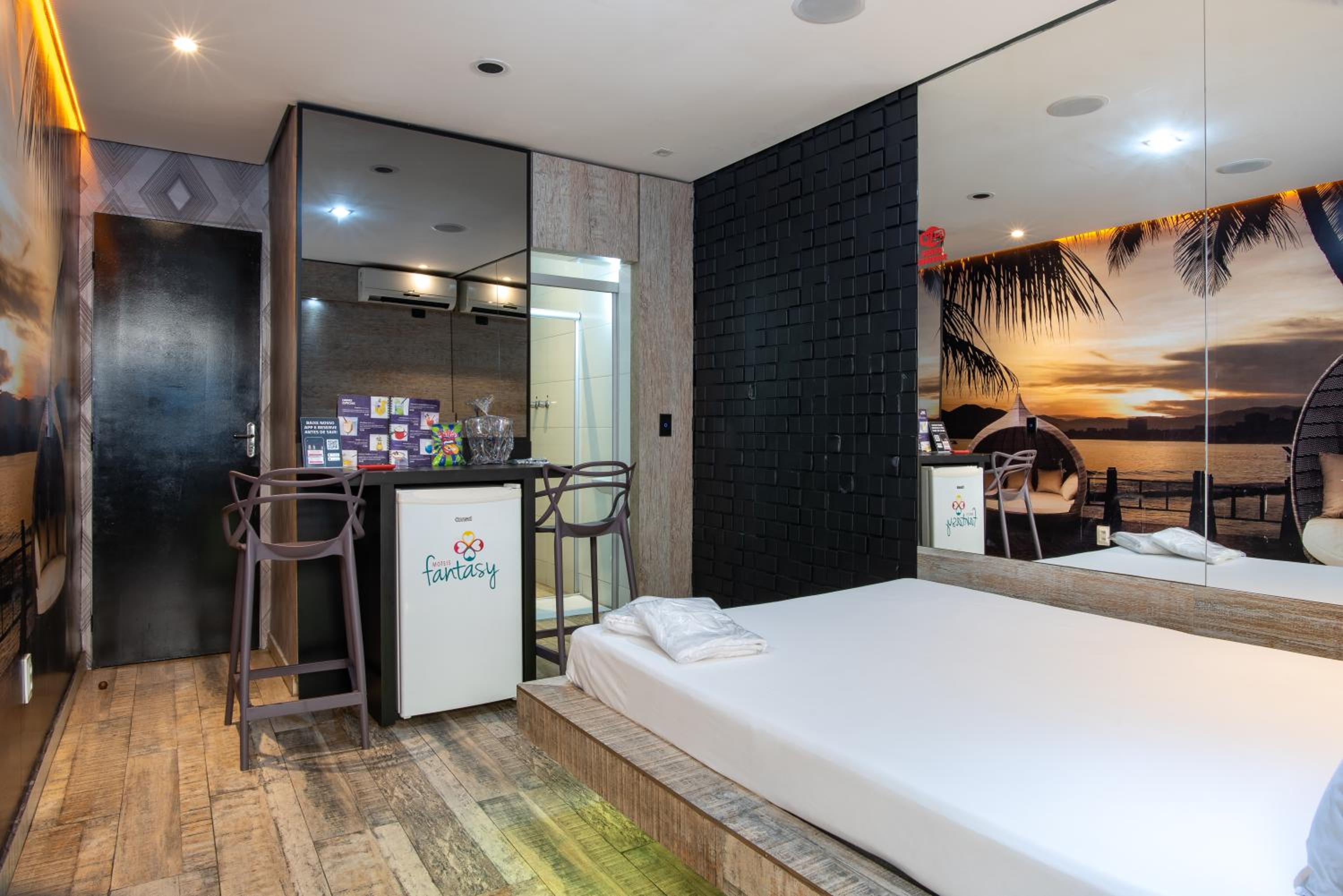 Standard Suite - Photo 16