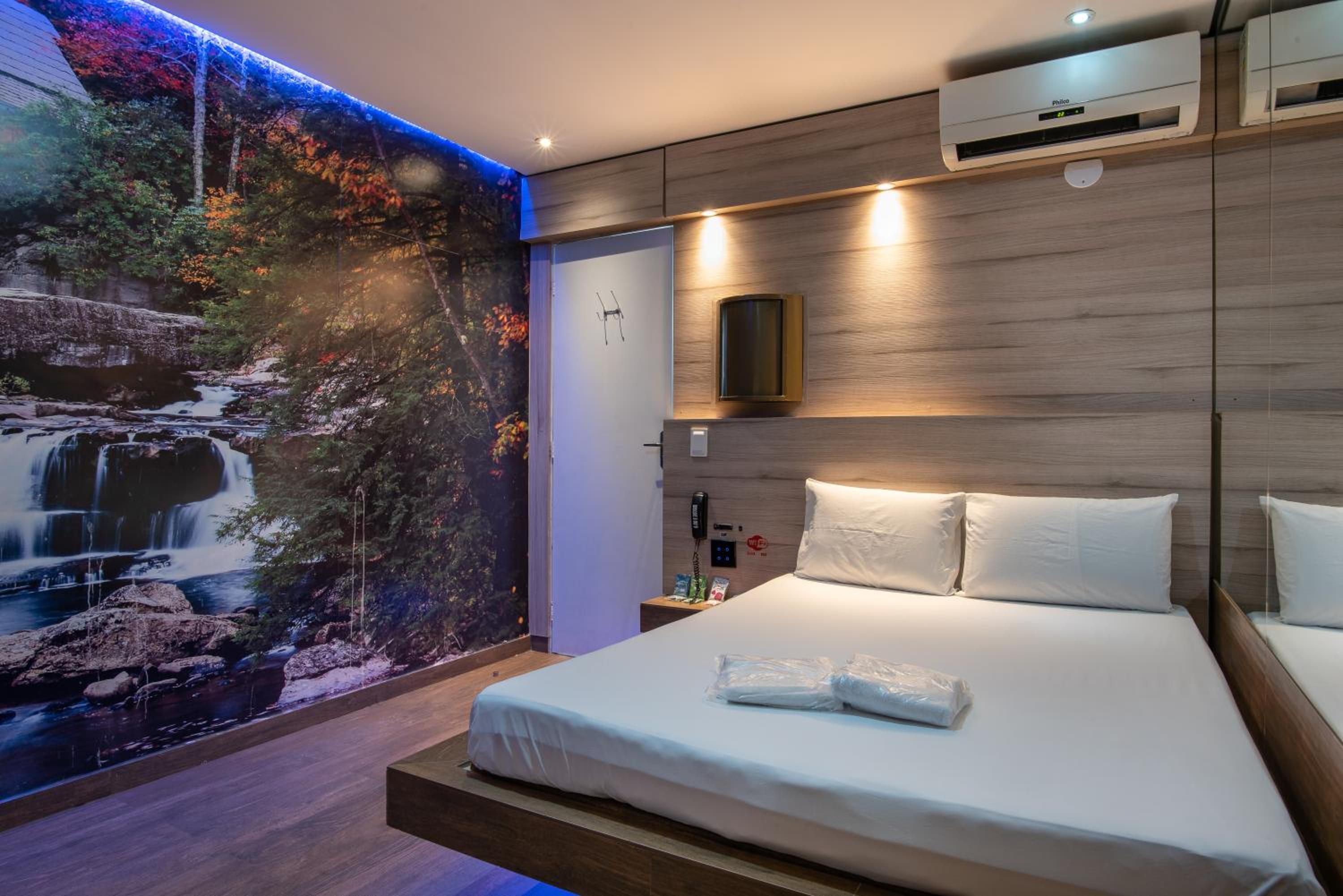 Standard Suite - Photo 1