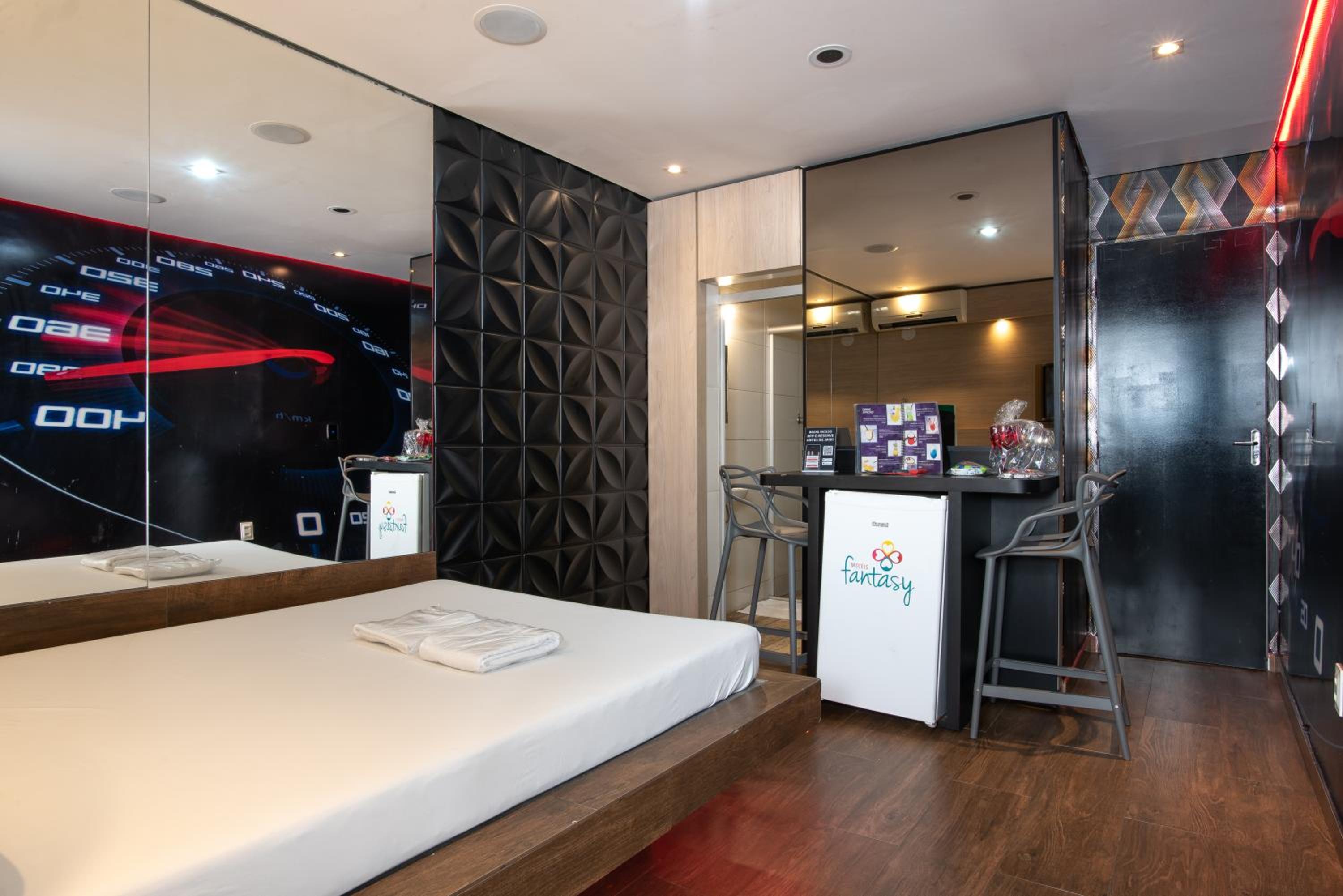 Standard Suite - Photo 19