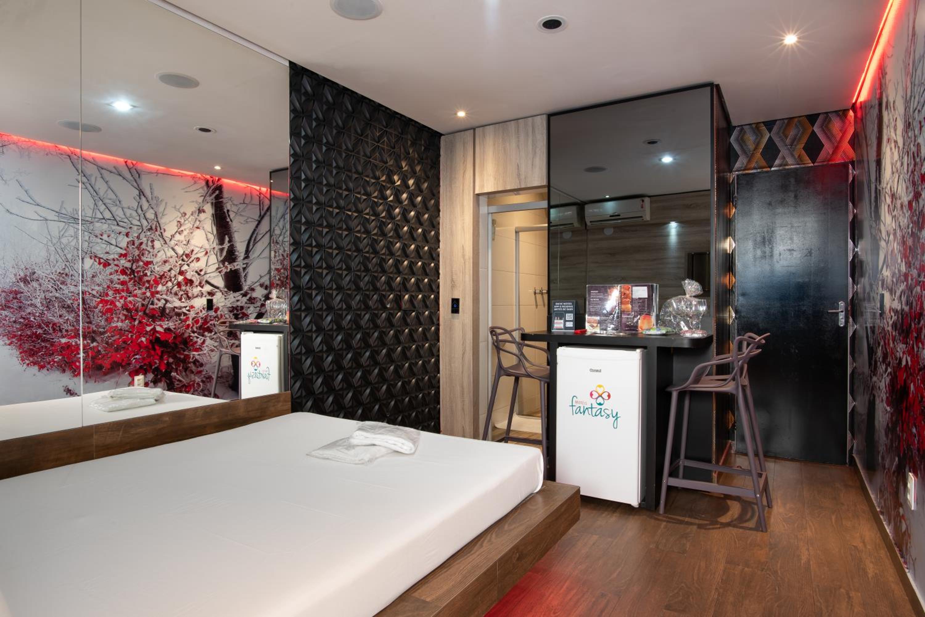 Standard Suite - Photo 3