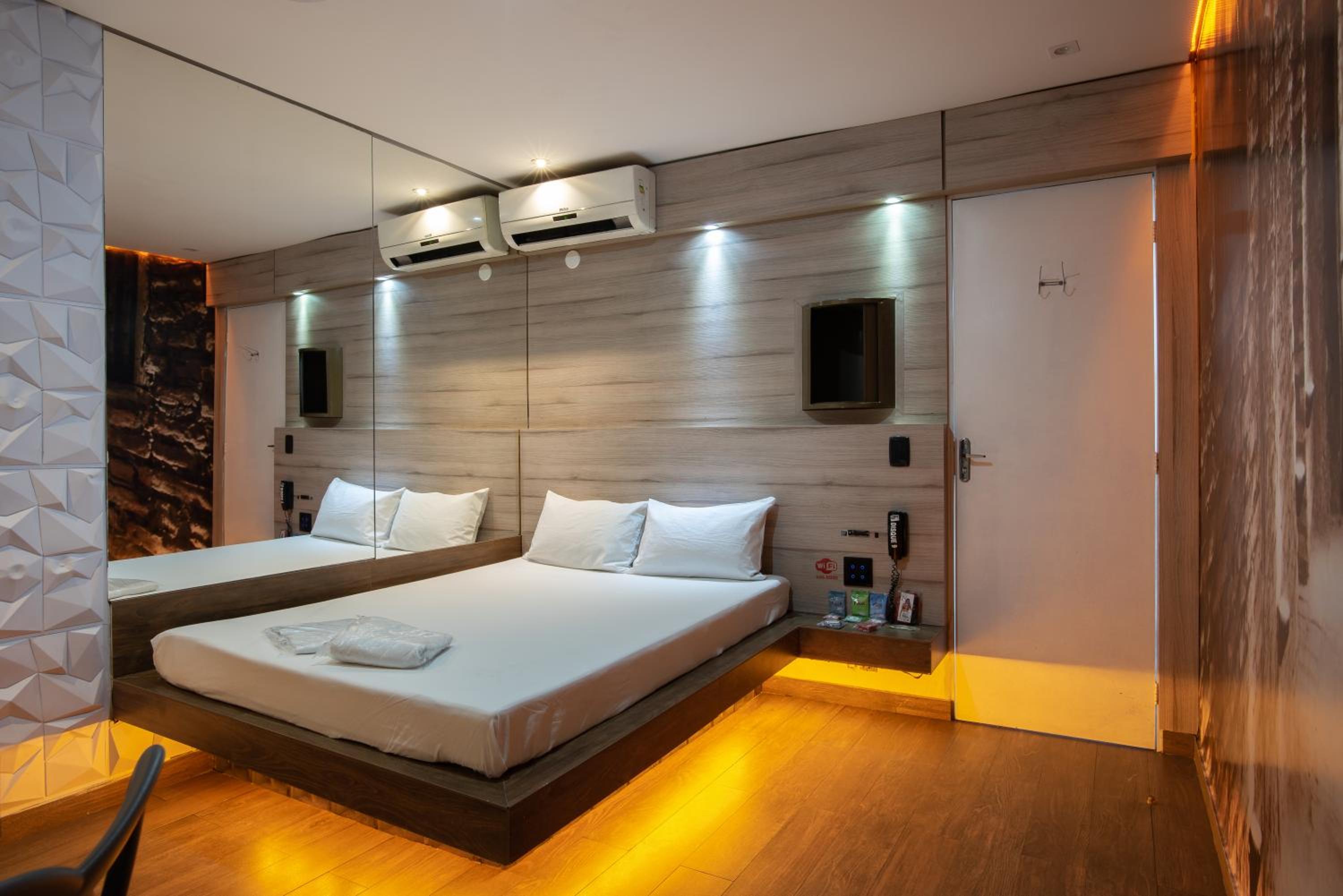 Standard Suite - Photo 5
