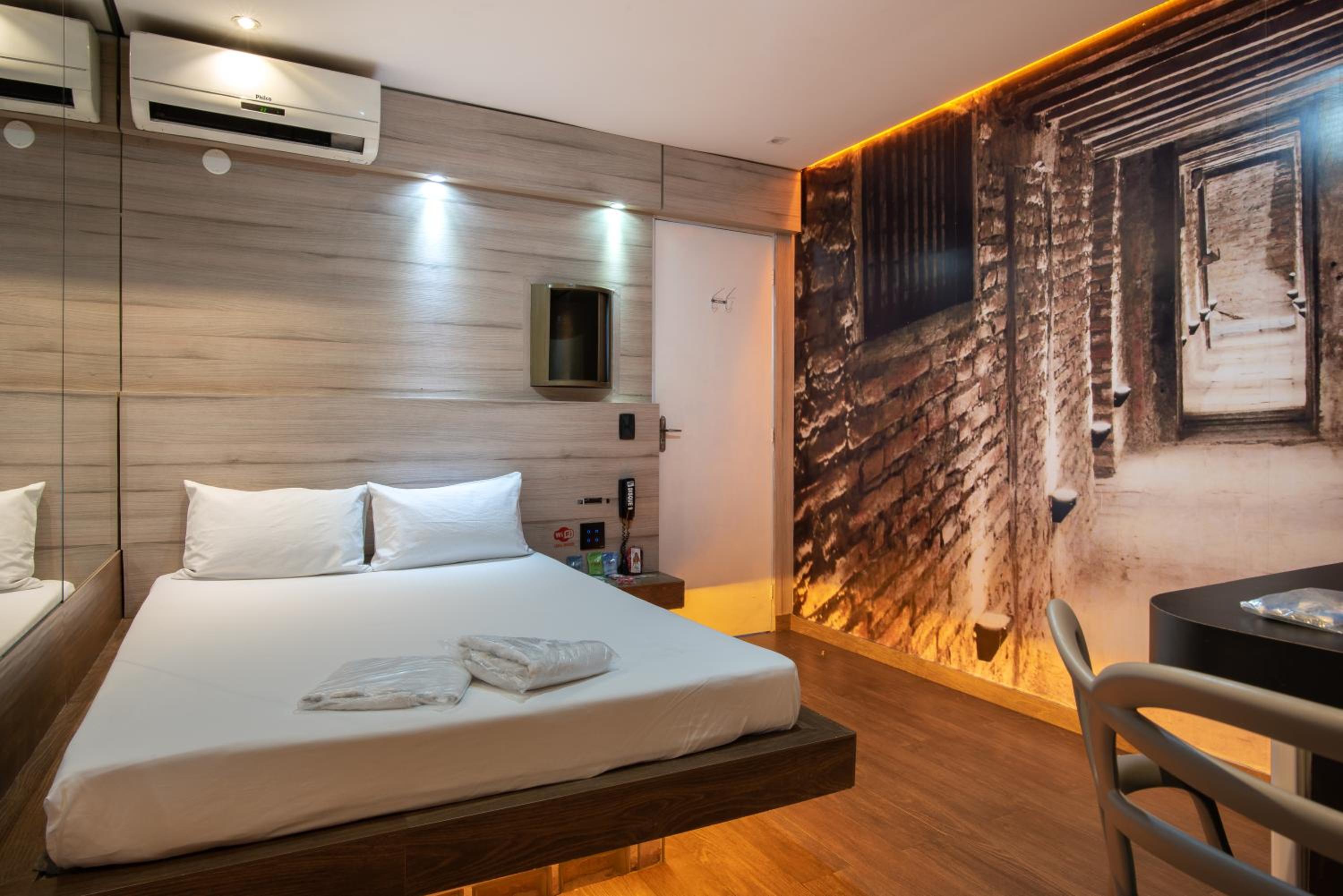 Standard Suite - Photo 12