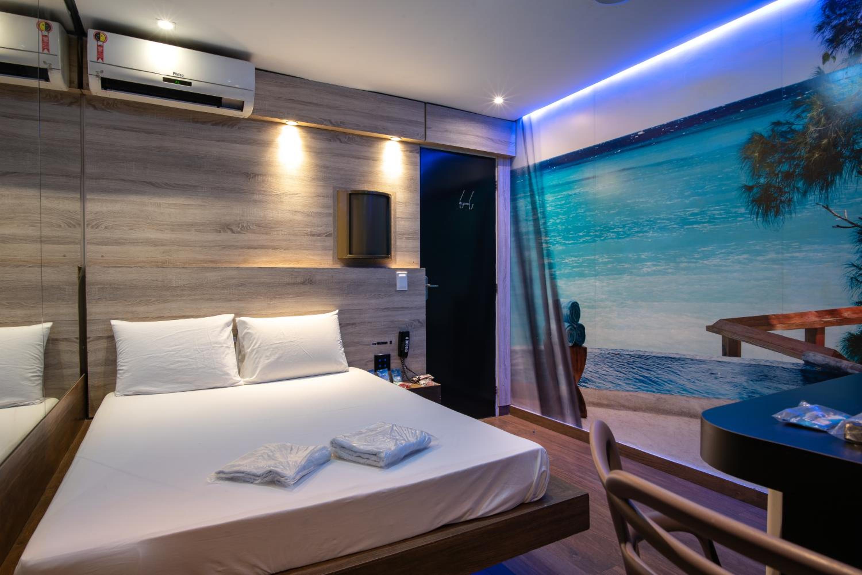 Standard Suite - Photo 13