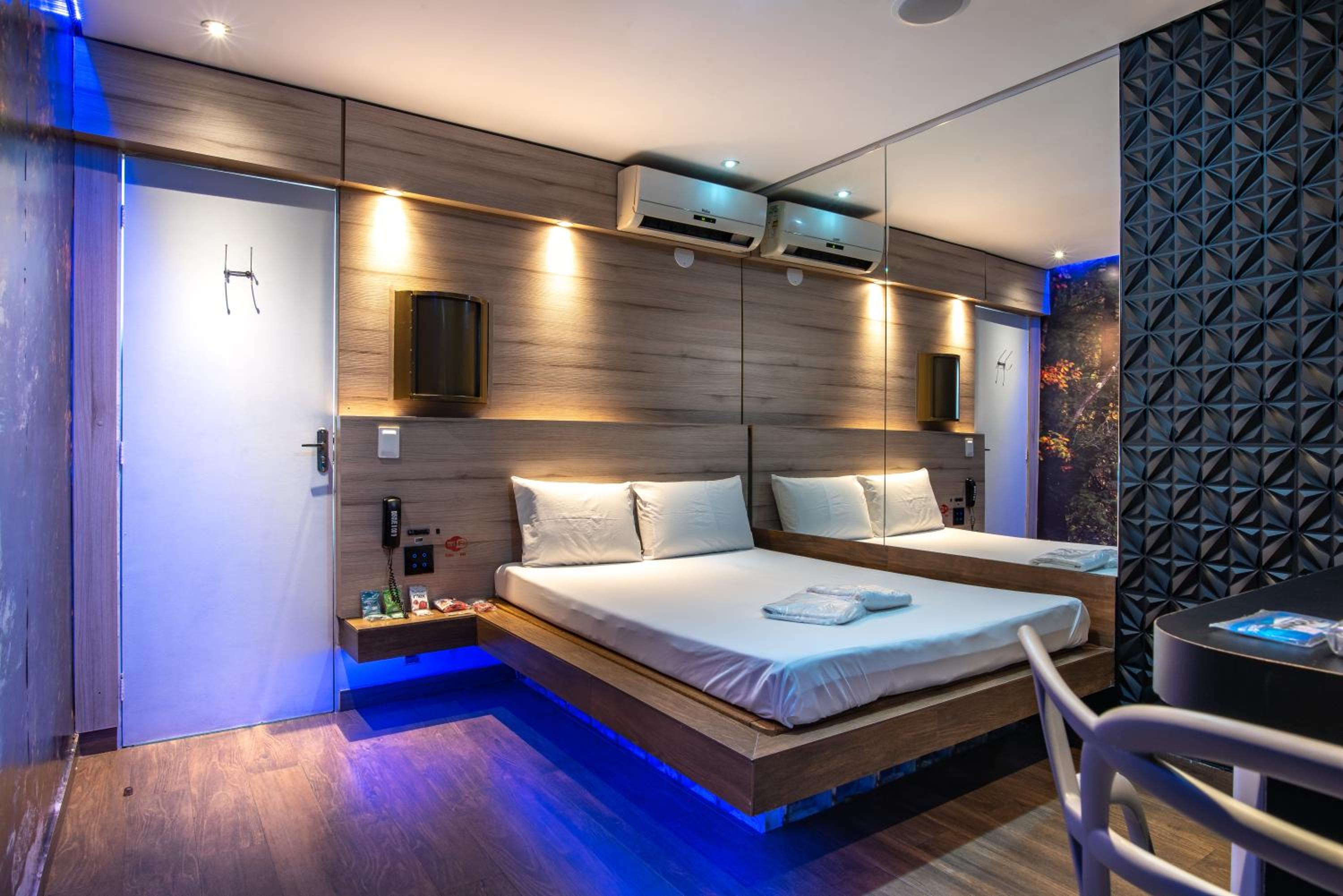 Standard Suite - Photo 7