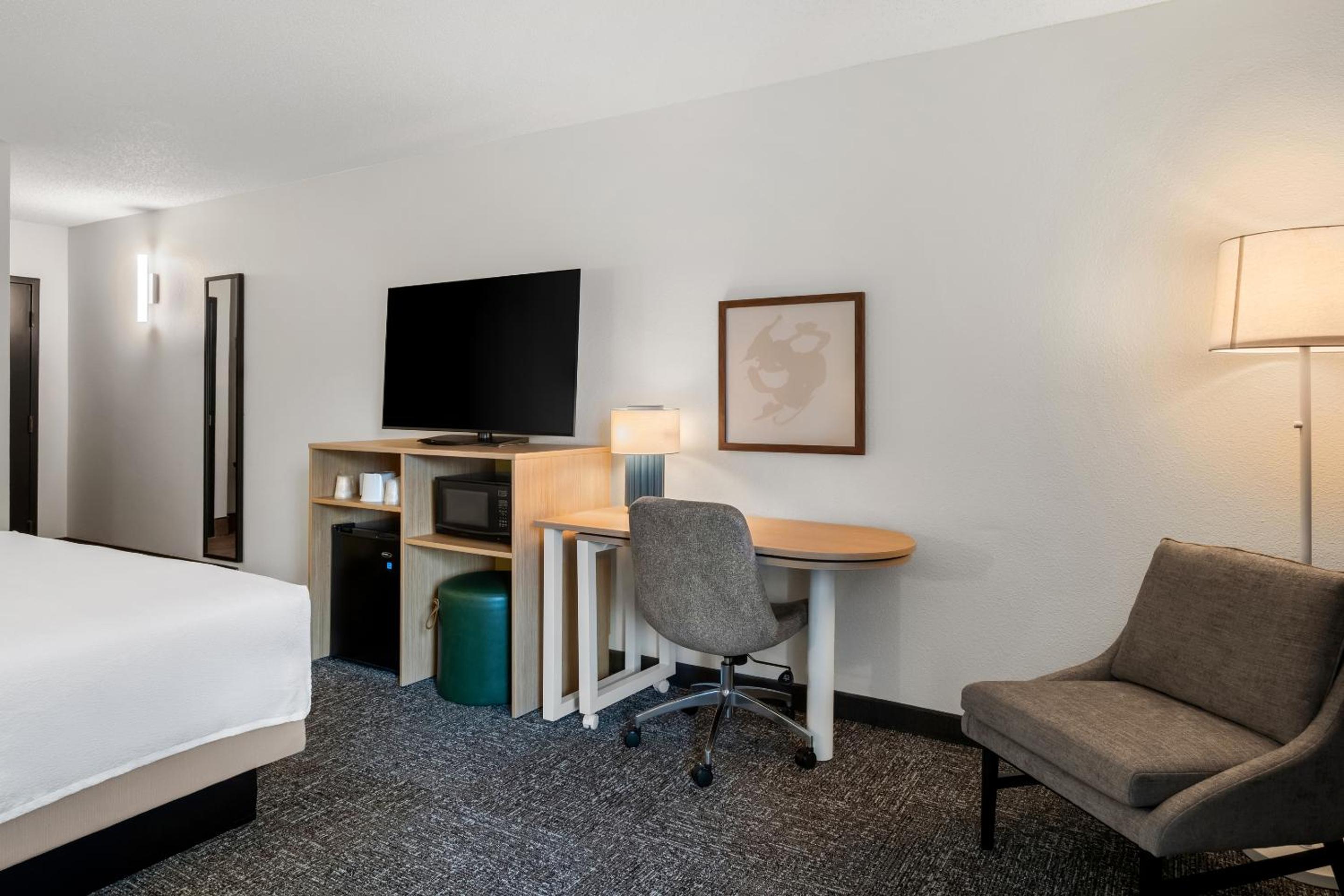 Spark By Hilton Staunton, Foto 8
