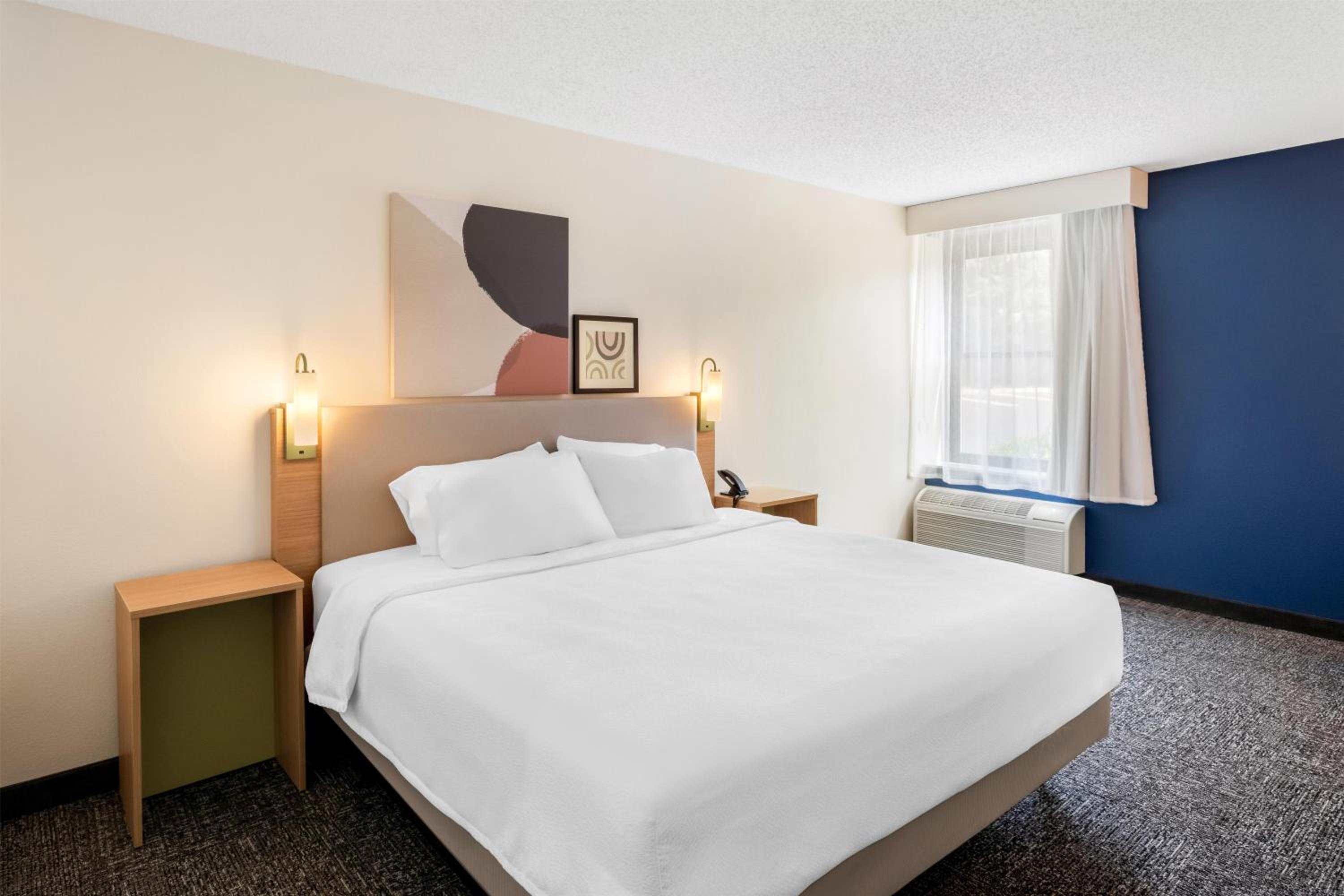 Spark By Hilton Staunton, Foto 4