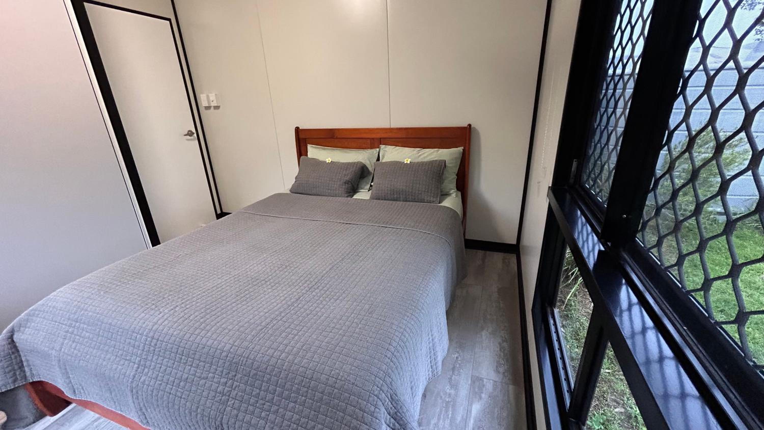 One-Bedroom House photo 1