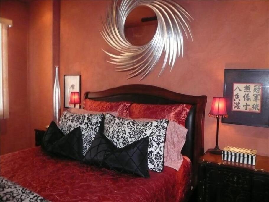 One-Bedroom House photo 1