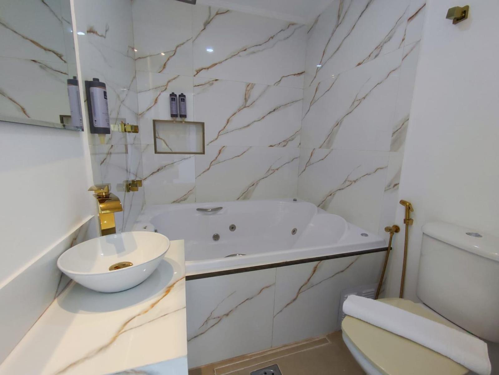 Deluxe Double Room with Bath photo 3