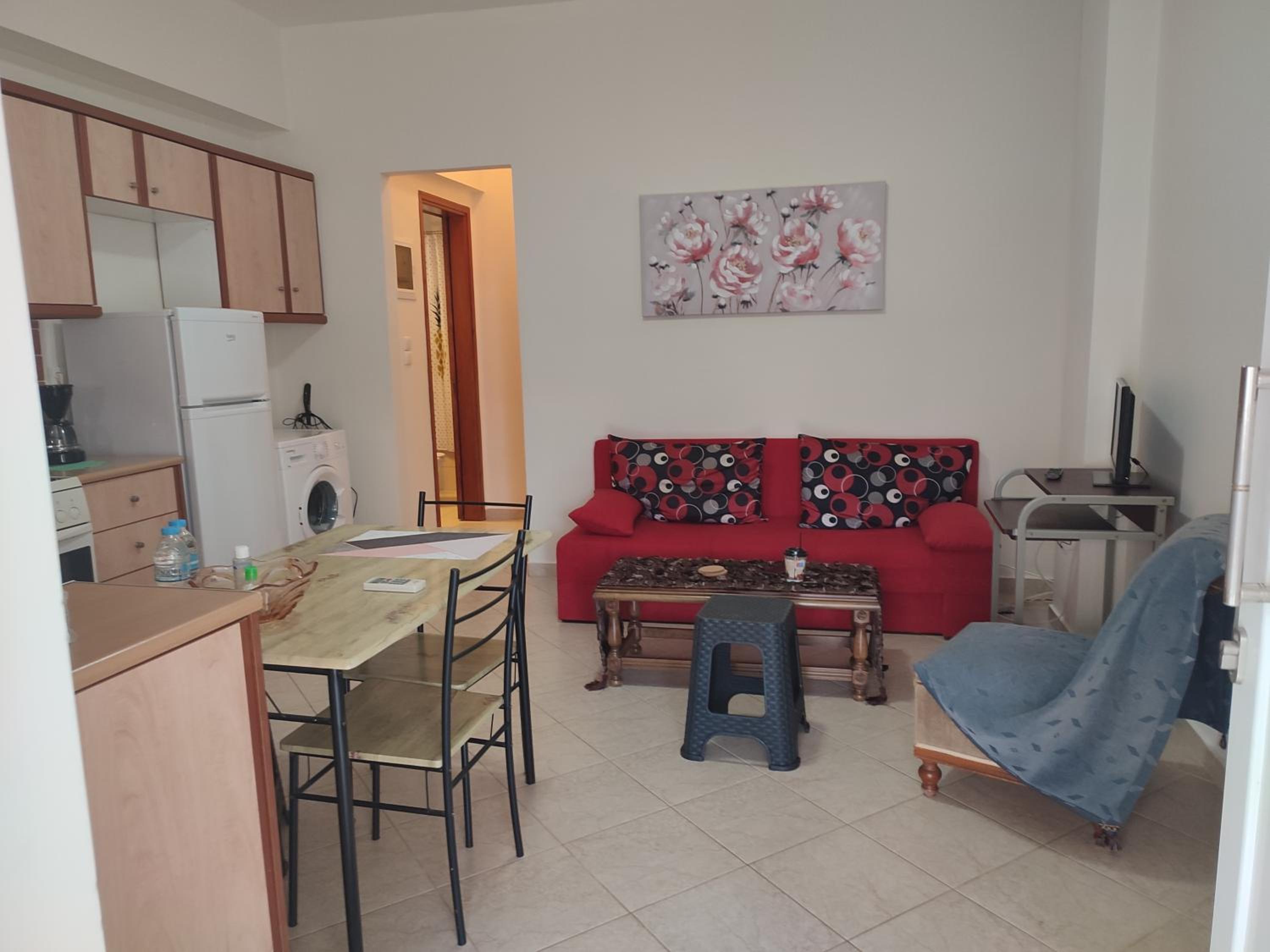 One-Bedroom Apartment photo 1