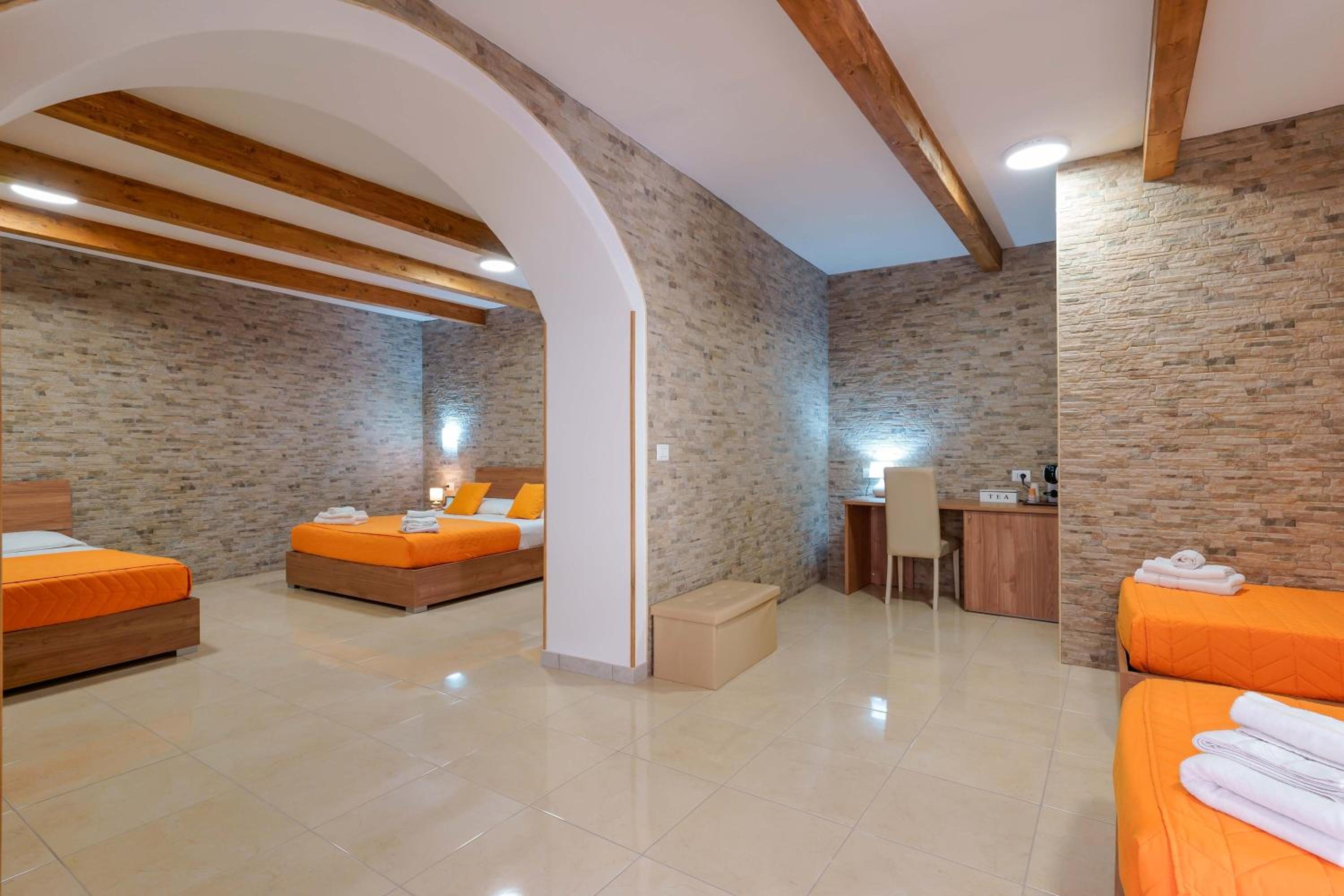 Deluxe Family Room - Photo 6