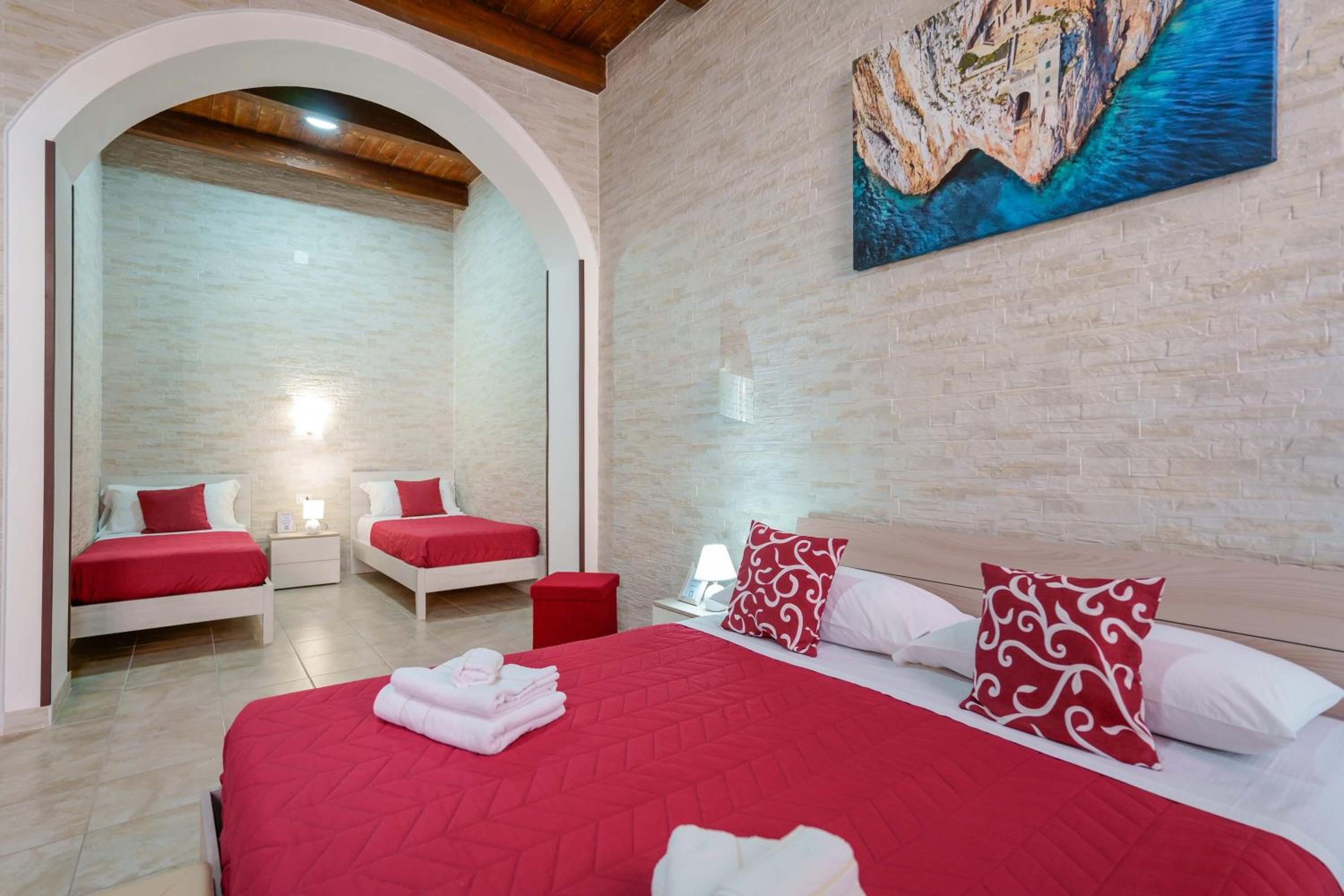 Deluxe Quadruple Room - Photo 3