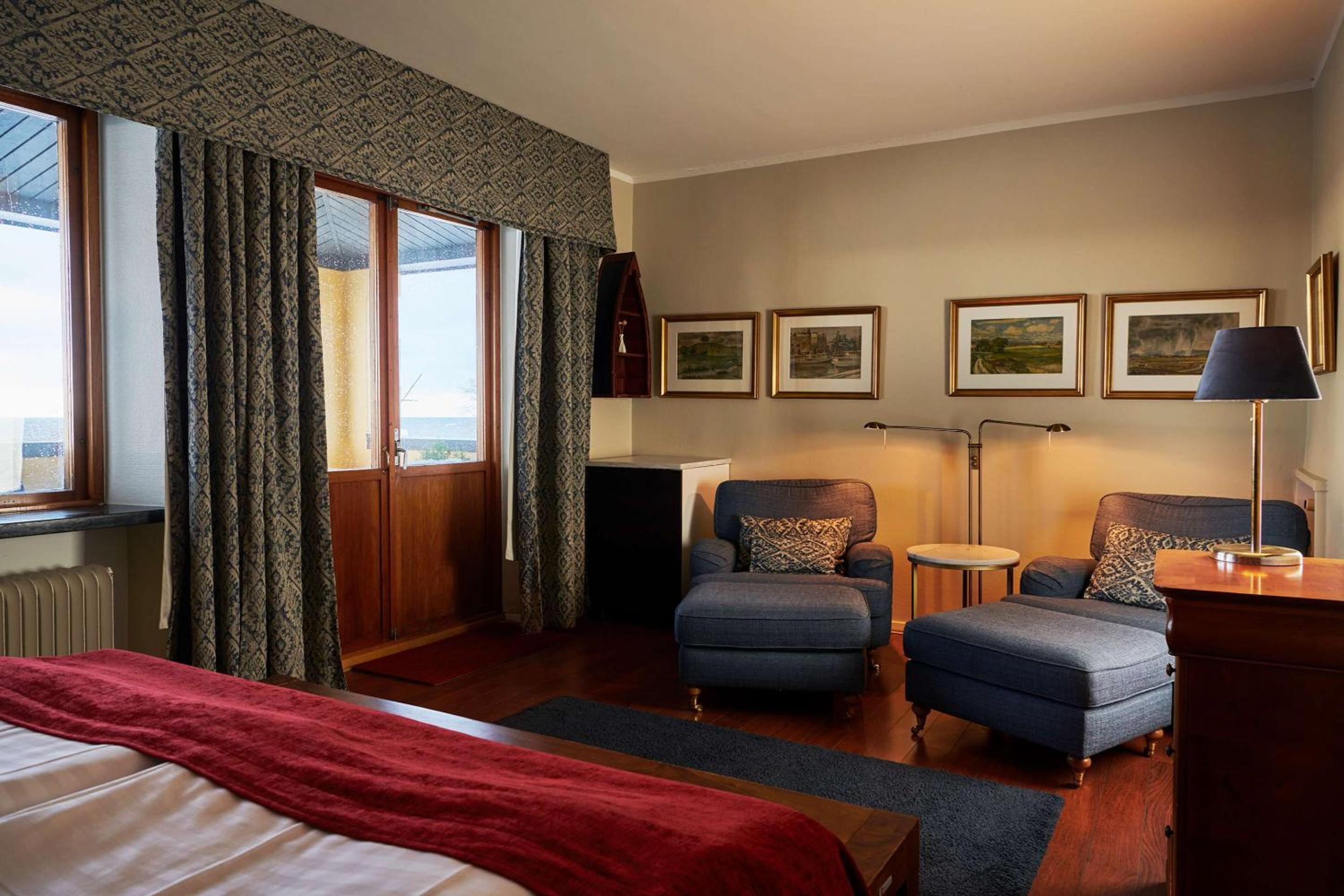 King Suite with Balcony and Sea View - Non-Smoking - Photo 2