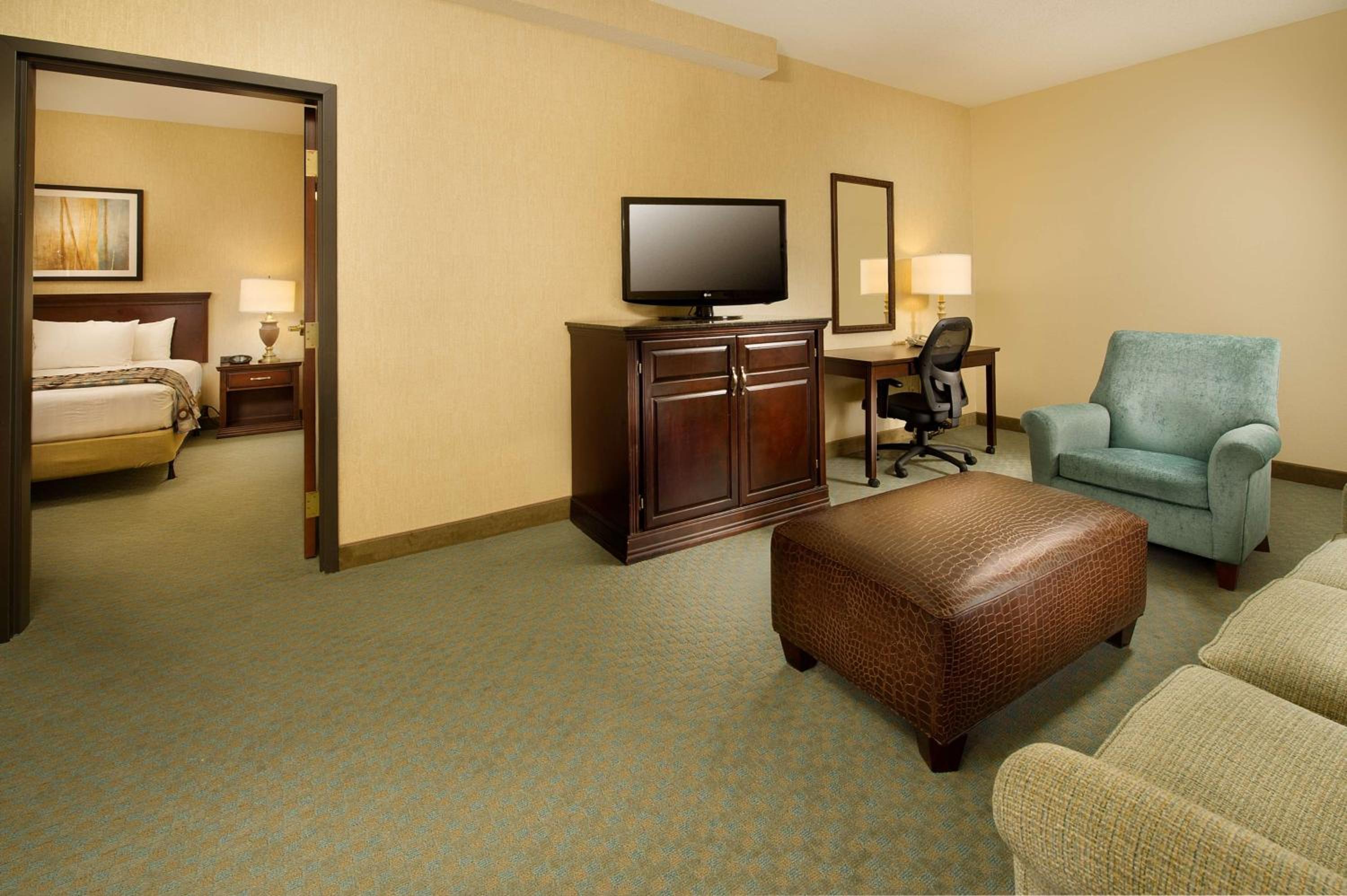 Spacious King Suite - Photo 1