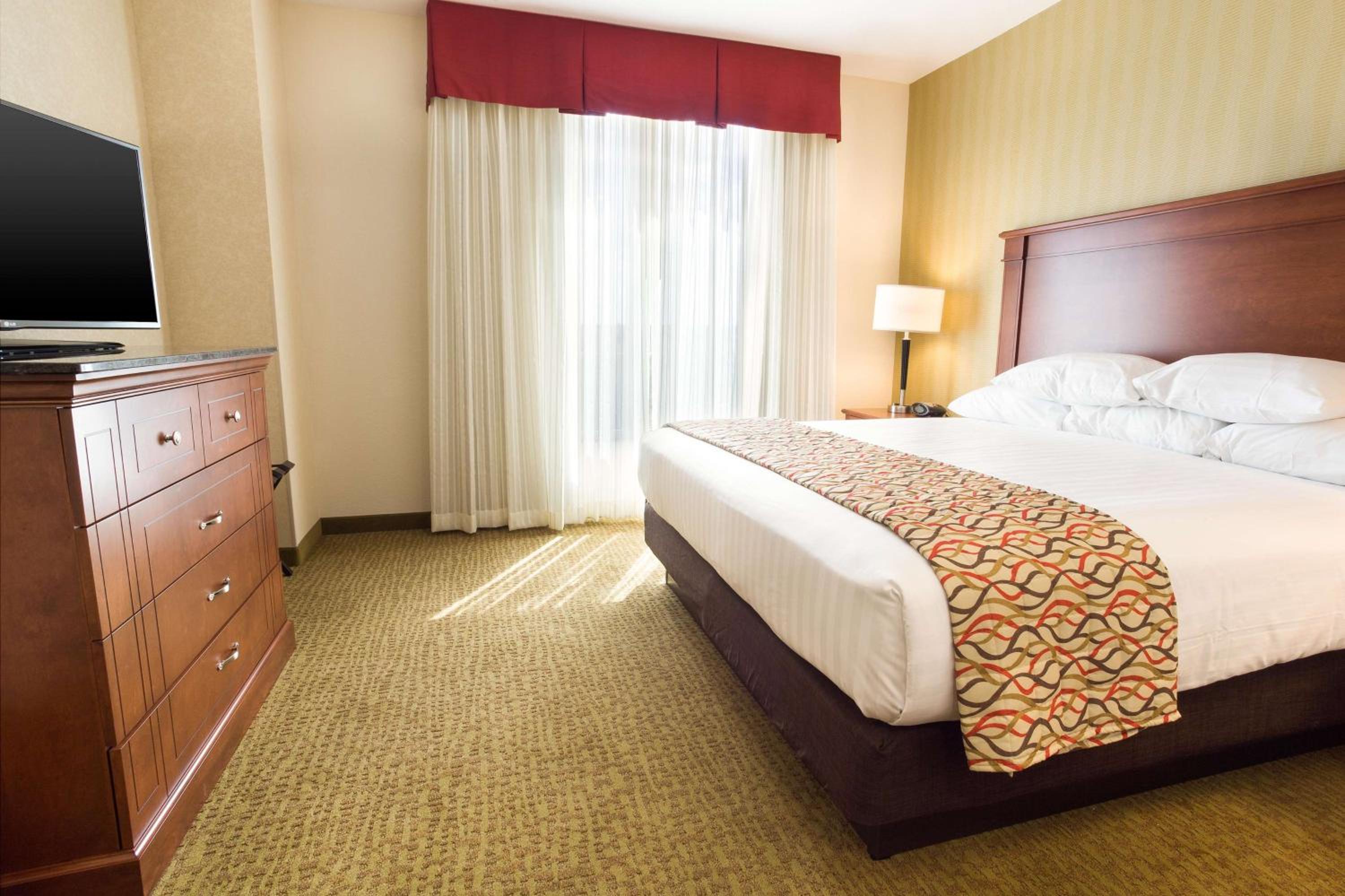 King Suite with Sofa Bed - Accessible, Tub photo 1