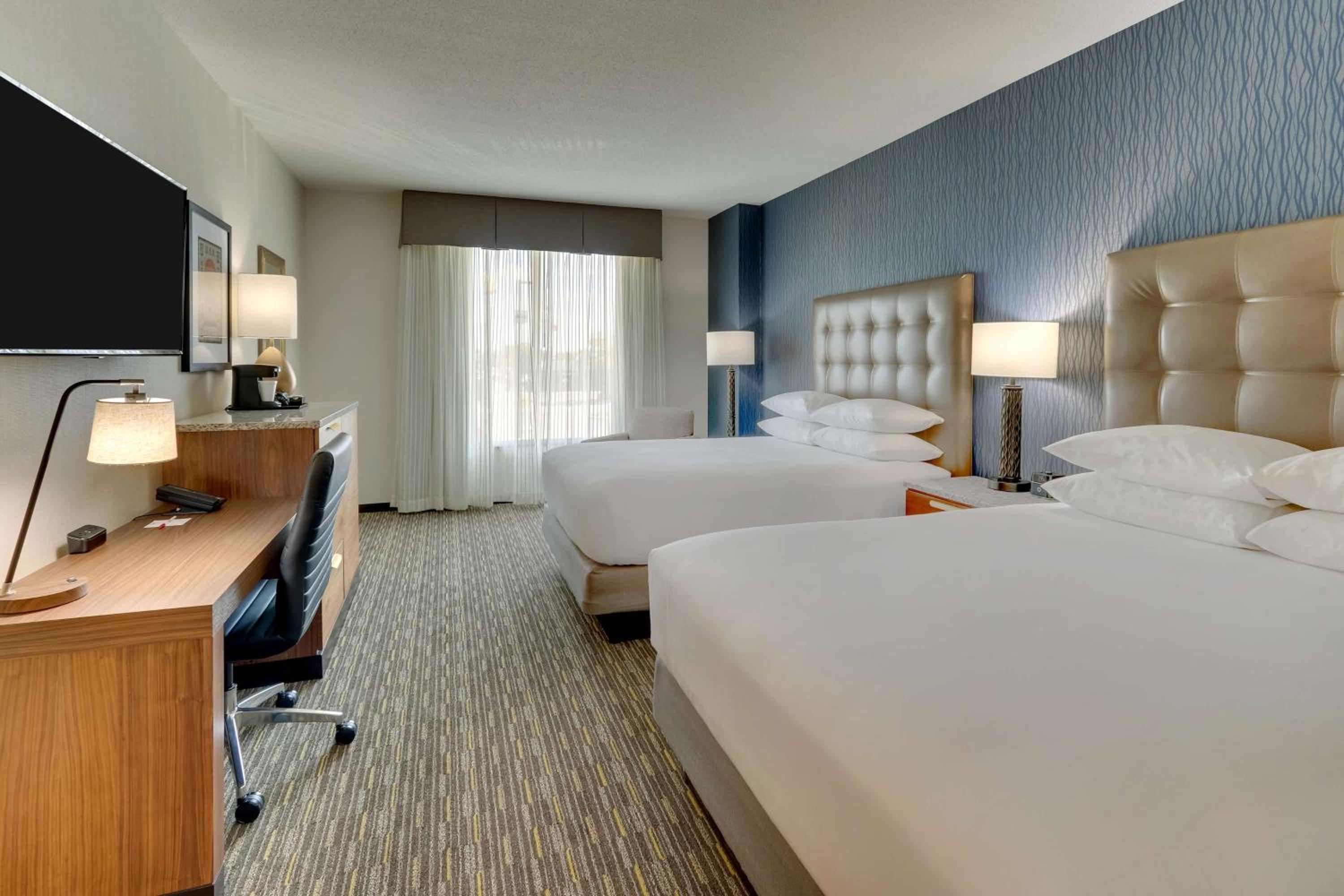 Deluxe Queen Room with Two Queen Beds - Hearing Accessible