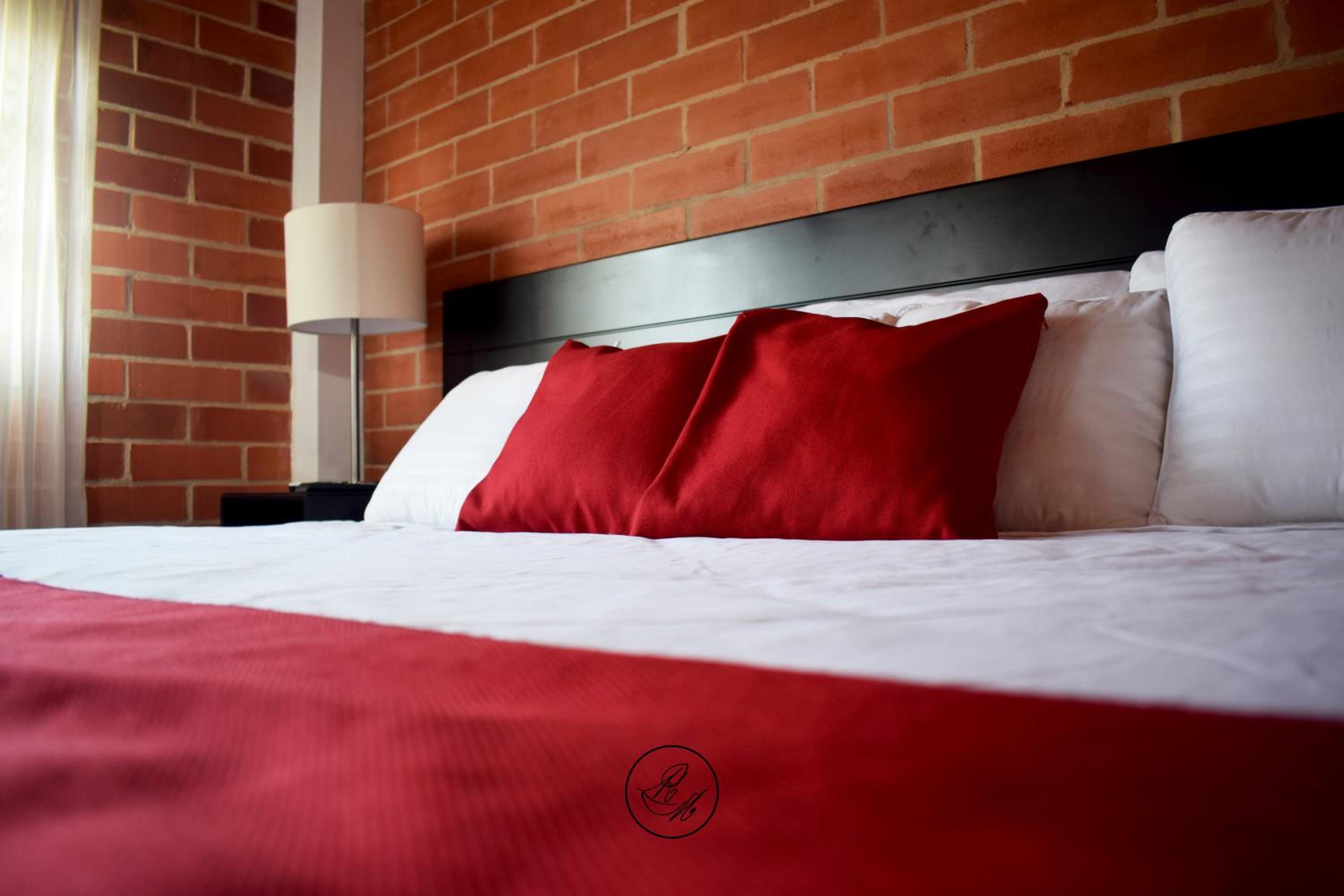Deluxe Double Room With Bath photo 3
