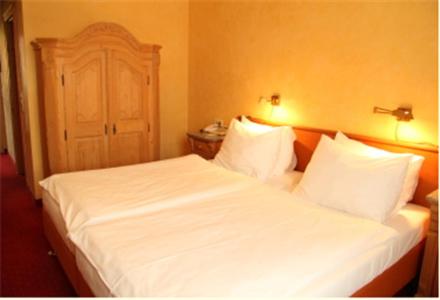Double or Twin Room - Photo 1