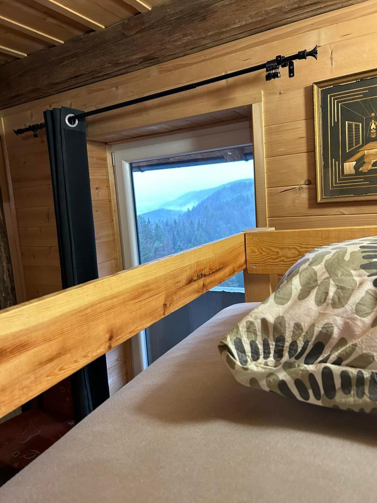 Quadruple Room with Mountain View photo 3