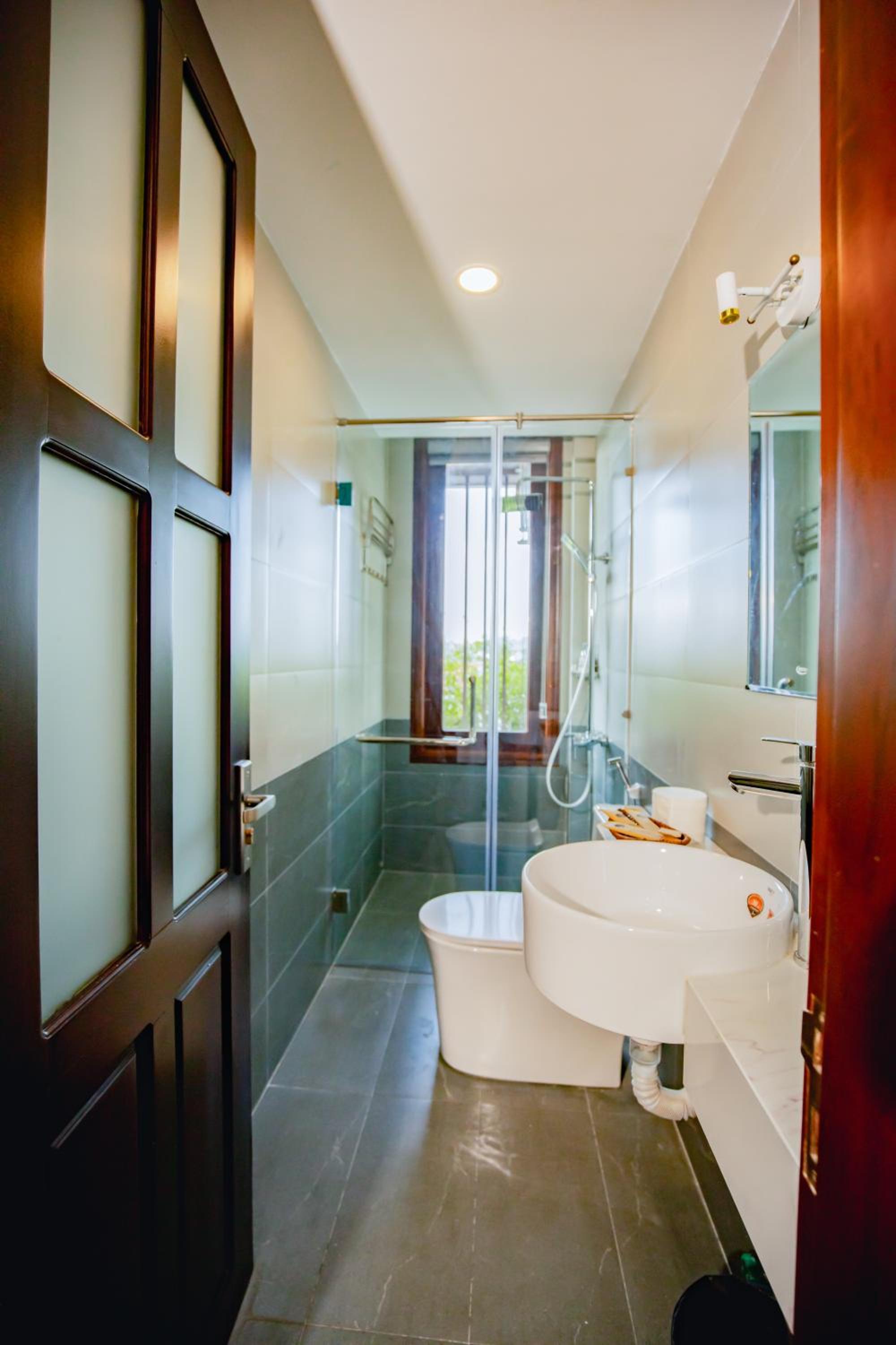 Deluxe King Room - Photo 3