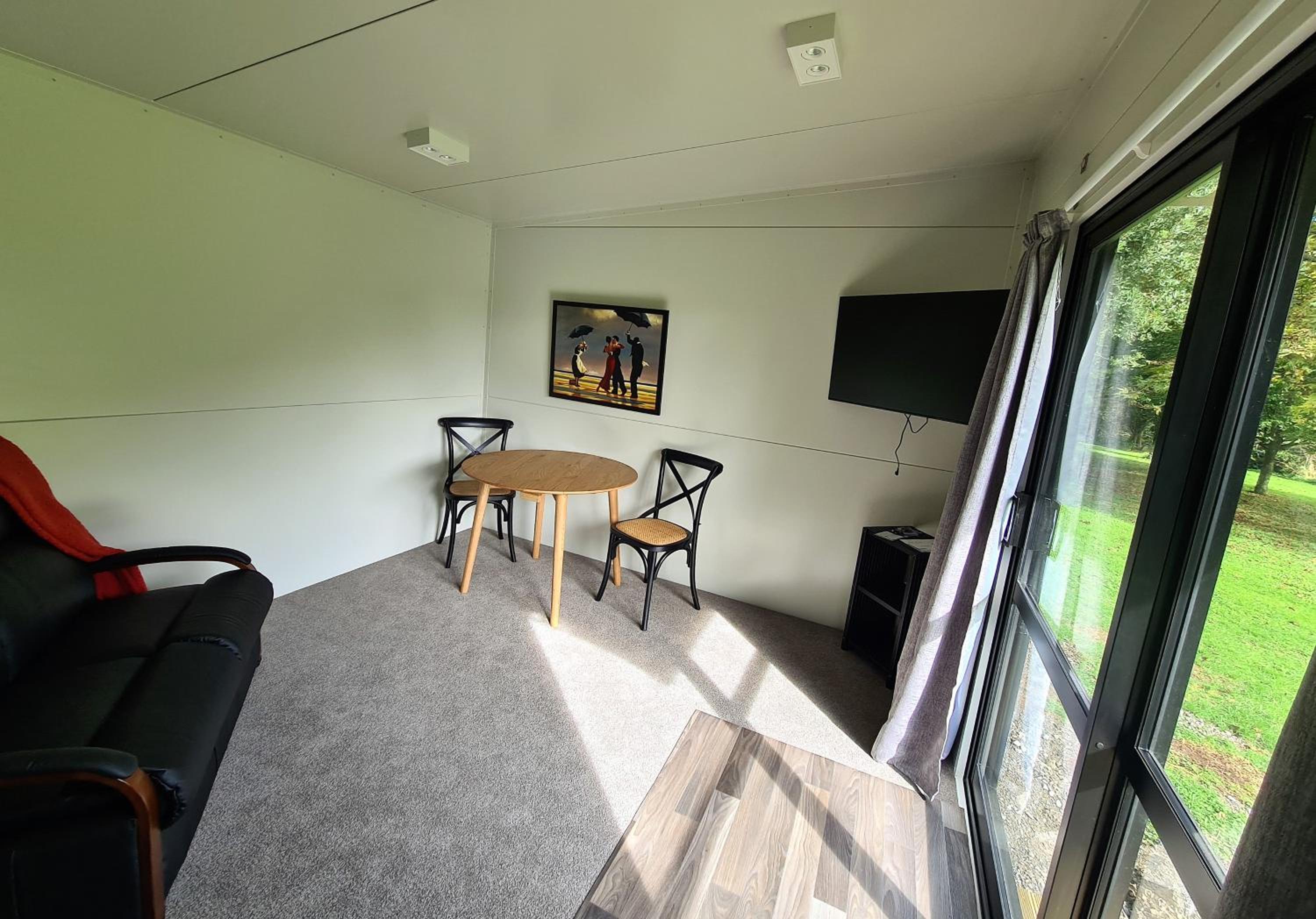 Deluxe Queen Room - Photo 1