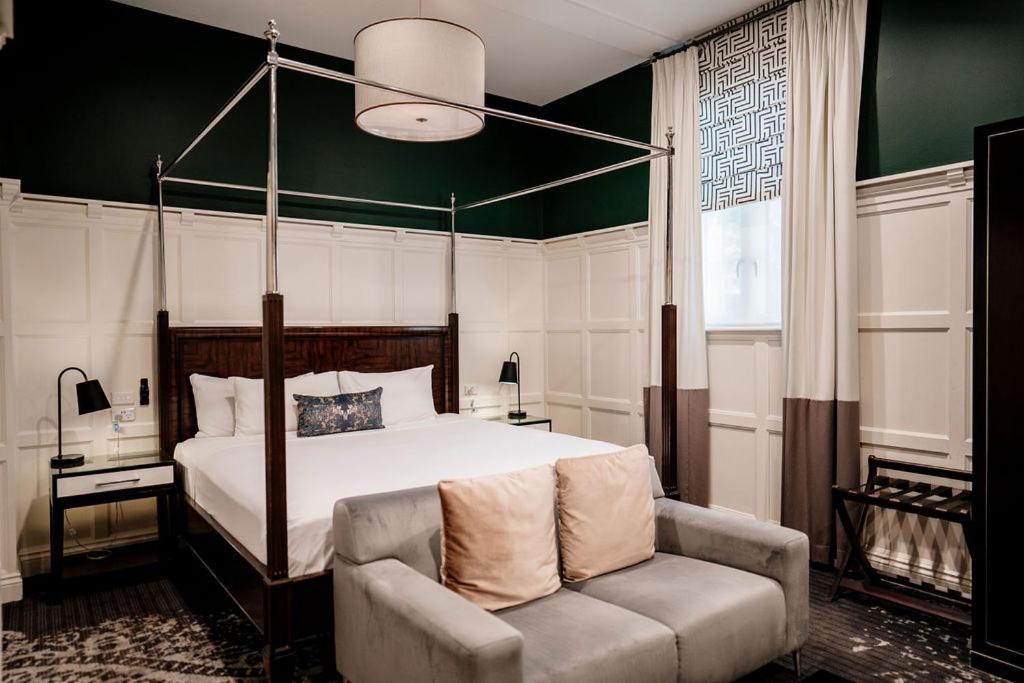 Socialites Suite - Photo 3