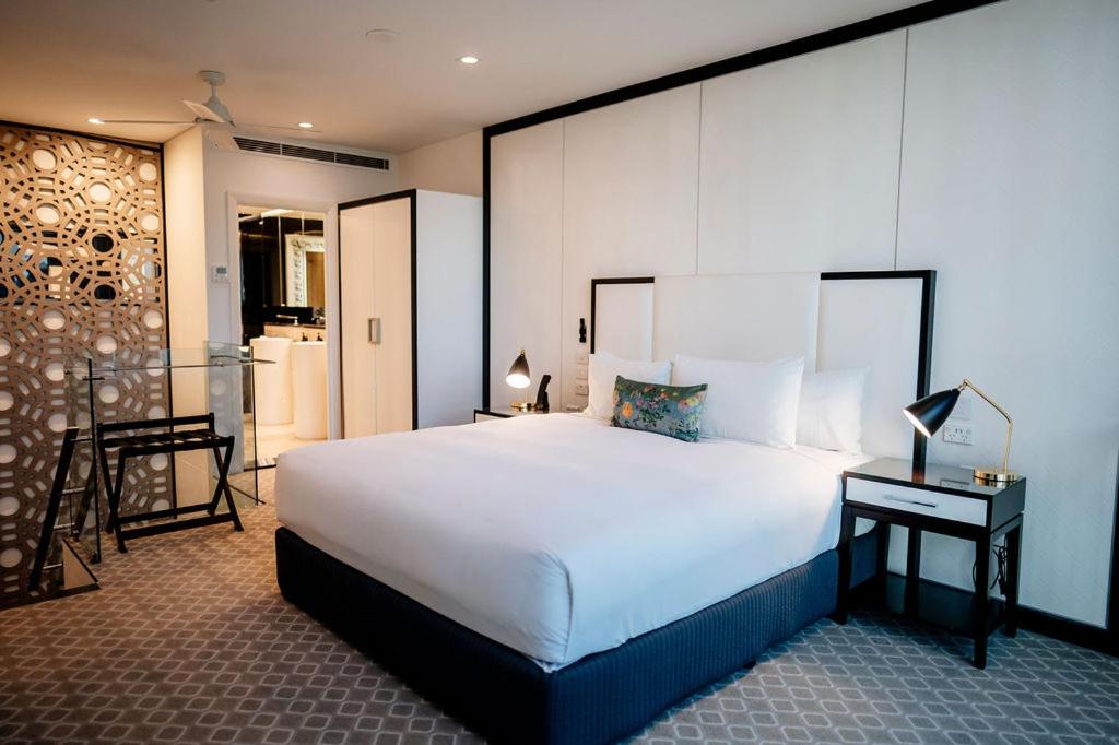 Loft Suite with City View - Photo 3