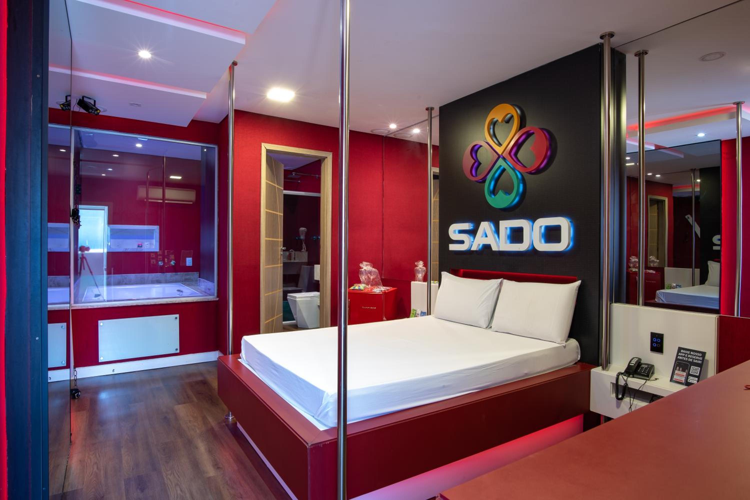 Deluxe Suite with Spa Bath - Photo 15