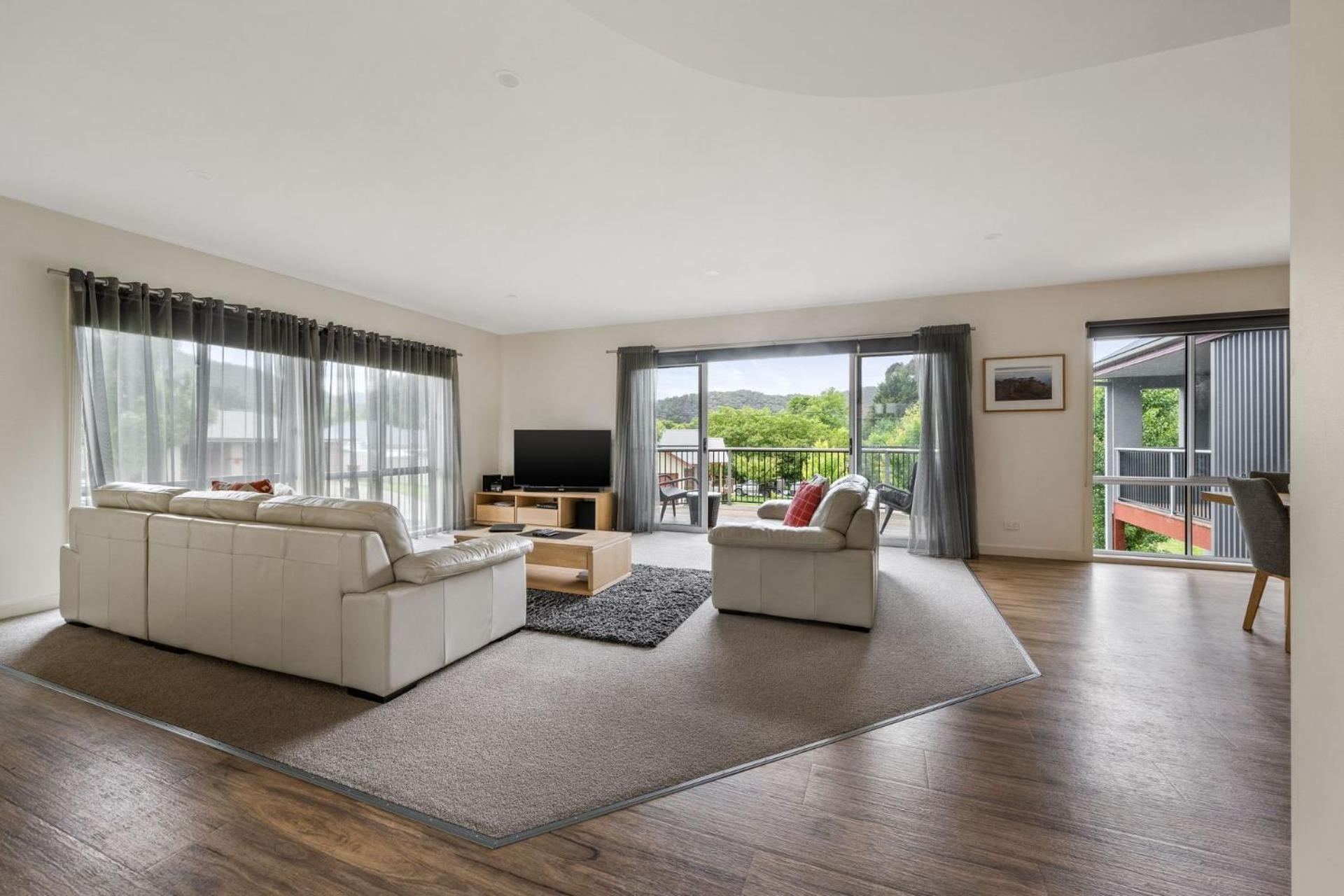 Four-Bedroom House photo 3