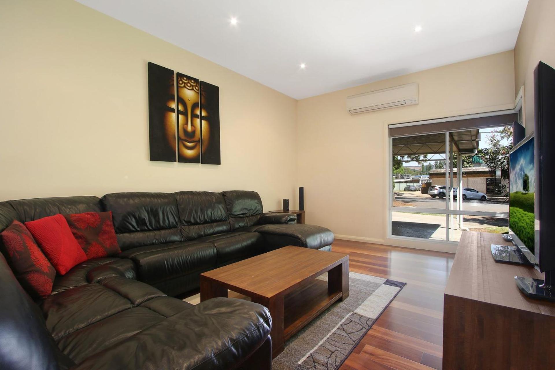Three-Bedroom House photo 1