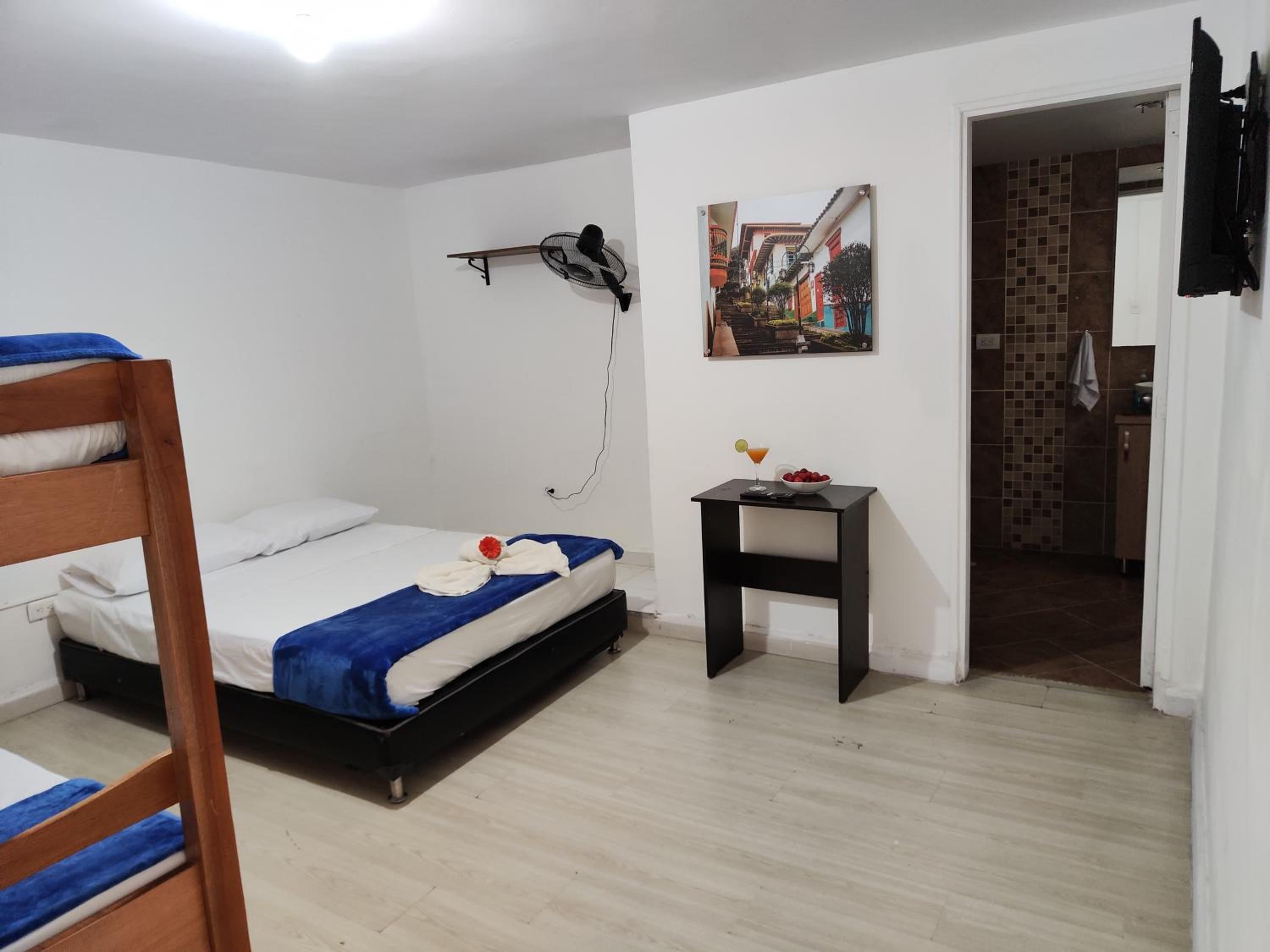 Quadruple Room with Private Bathroom